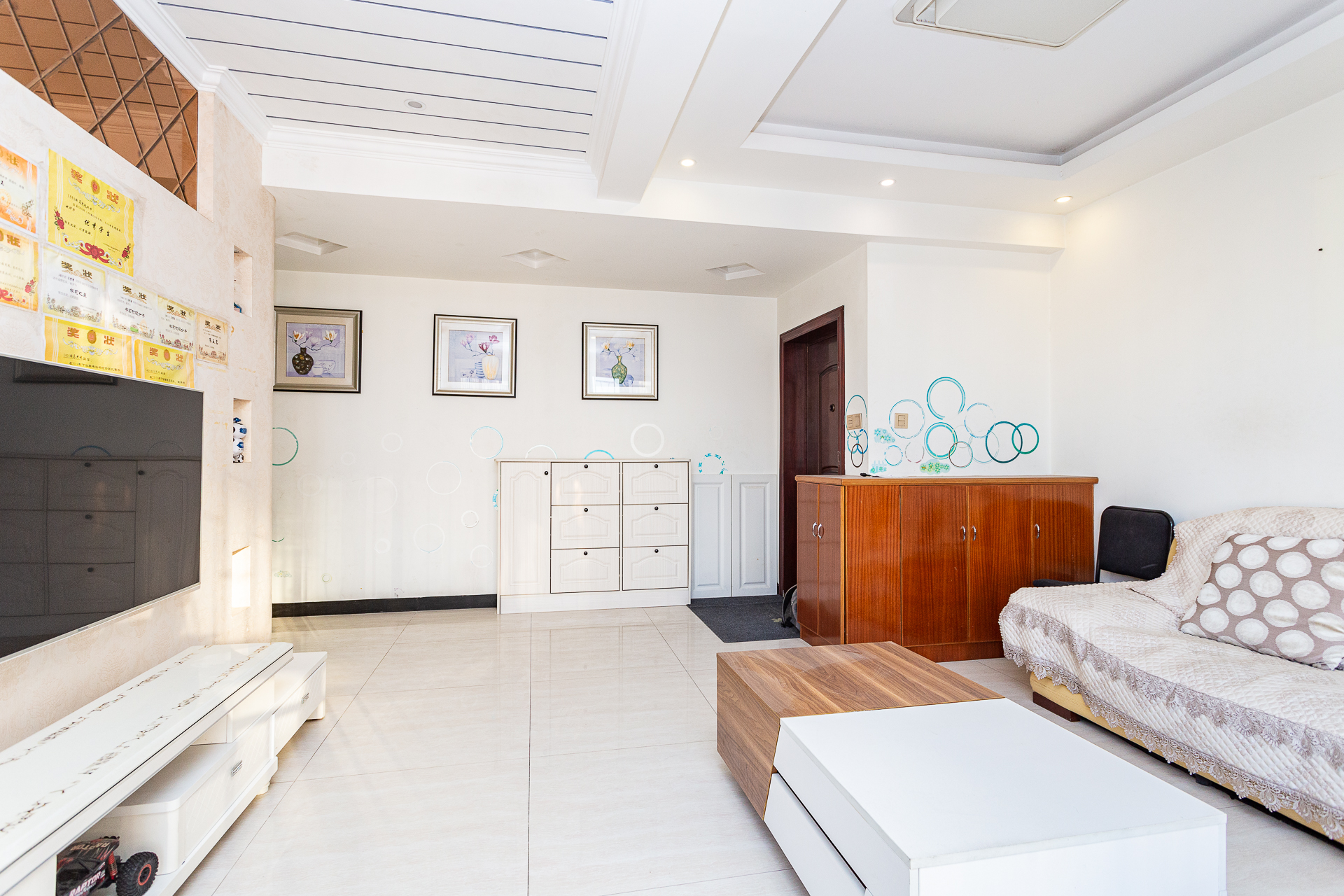 浩龙音乐界  3室2厅2卫    72.5万 浩龙音乐界  3室2厅2卫    72.5万客厅