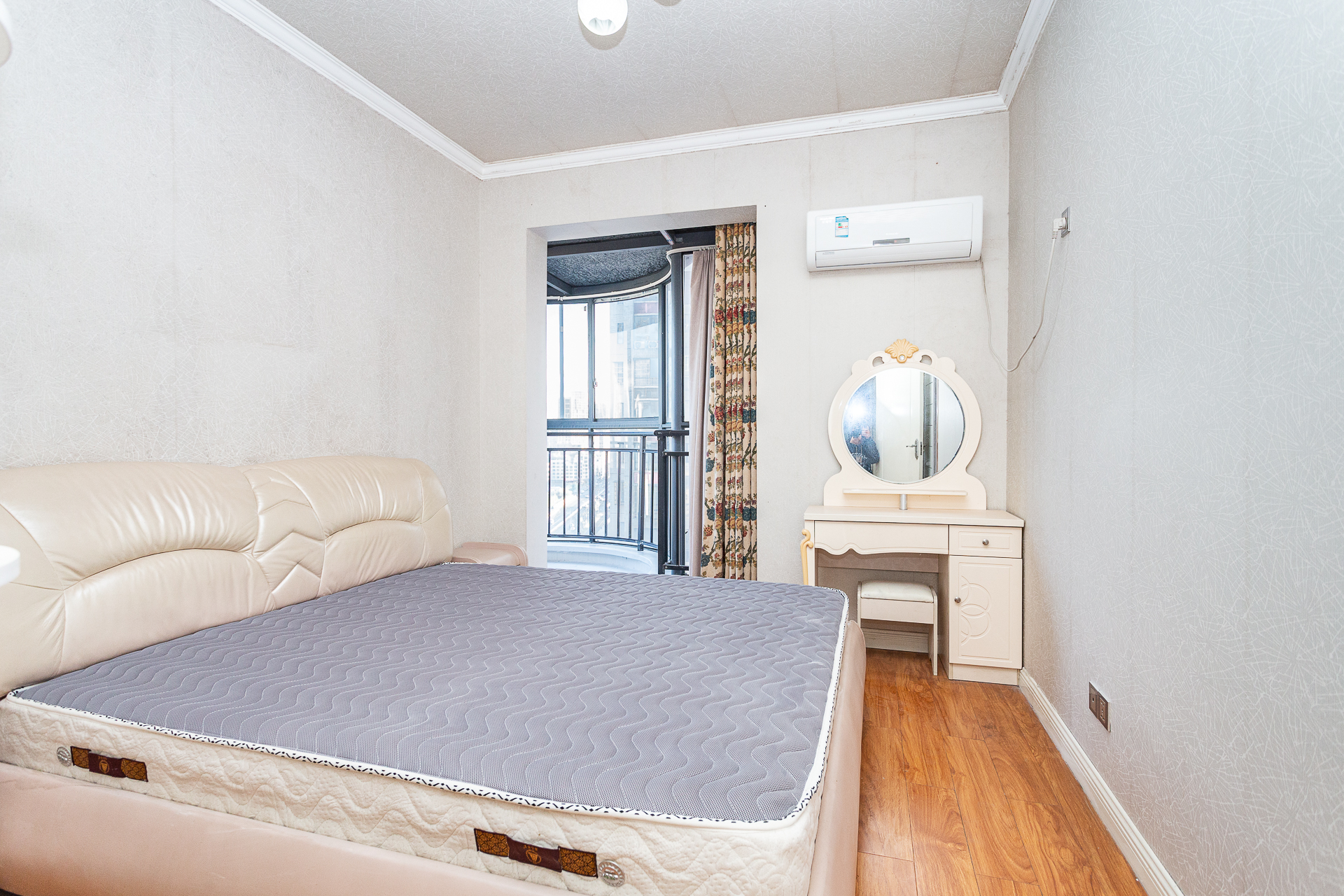 浩龙音乐界  3室2厅2卫    72.5万 浩龙音乐界  3室2厅2卫    72.5万卧室