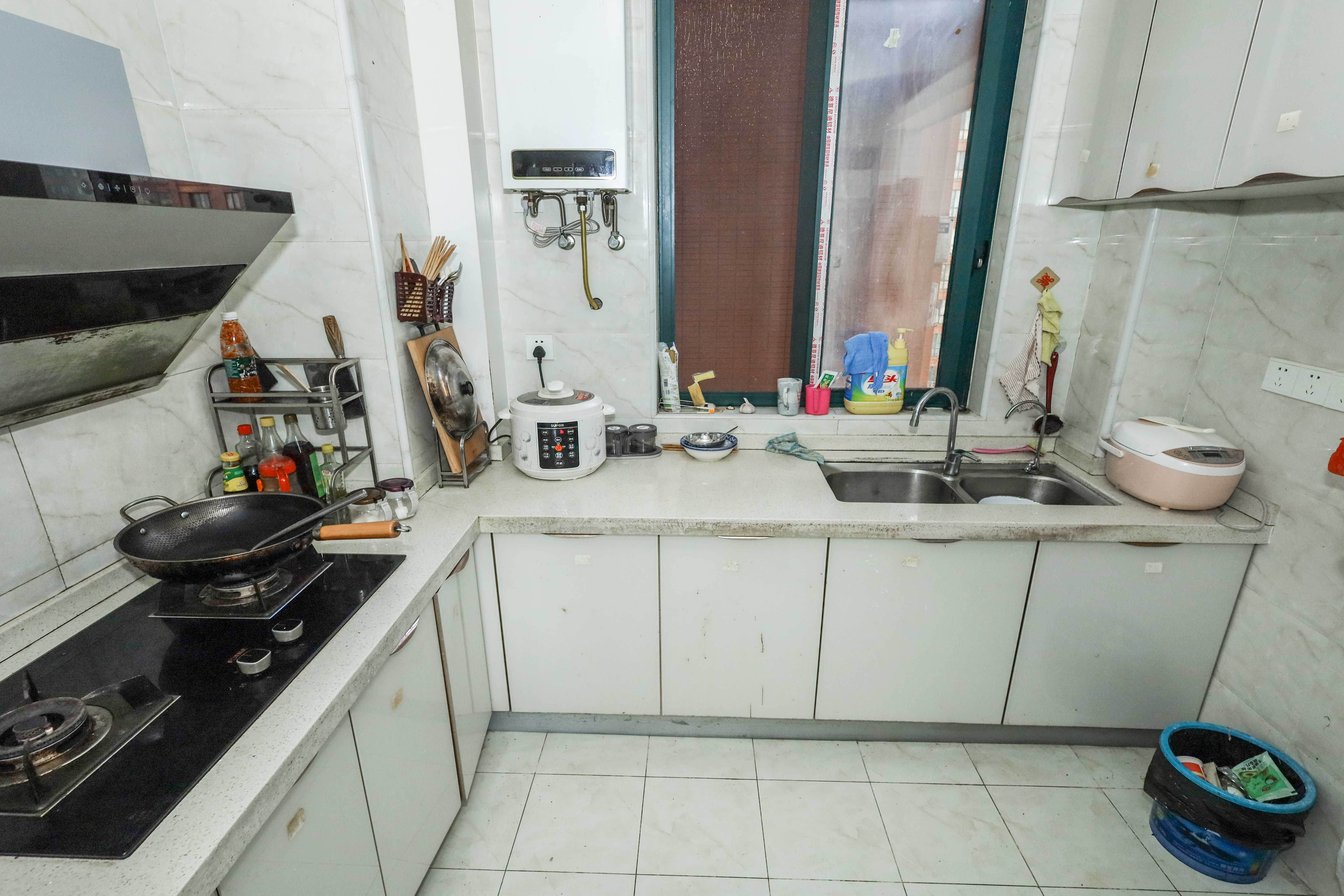 桔洲新苑（桔洲印象）  3室2厅2卫    98.0万厨房