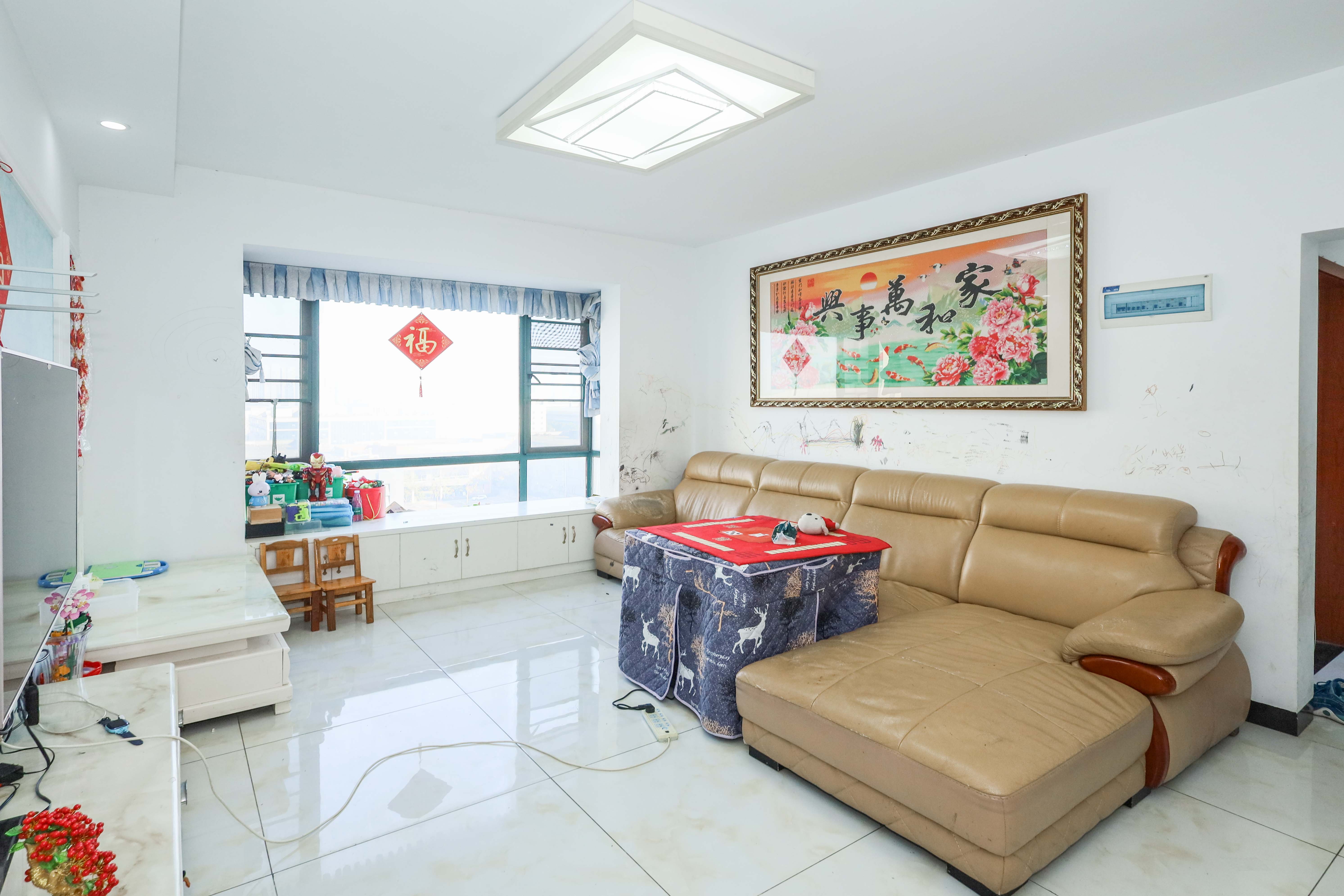 桔洲新苑（桔洲印象）  3室2厅2卫    98.0万客厅