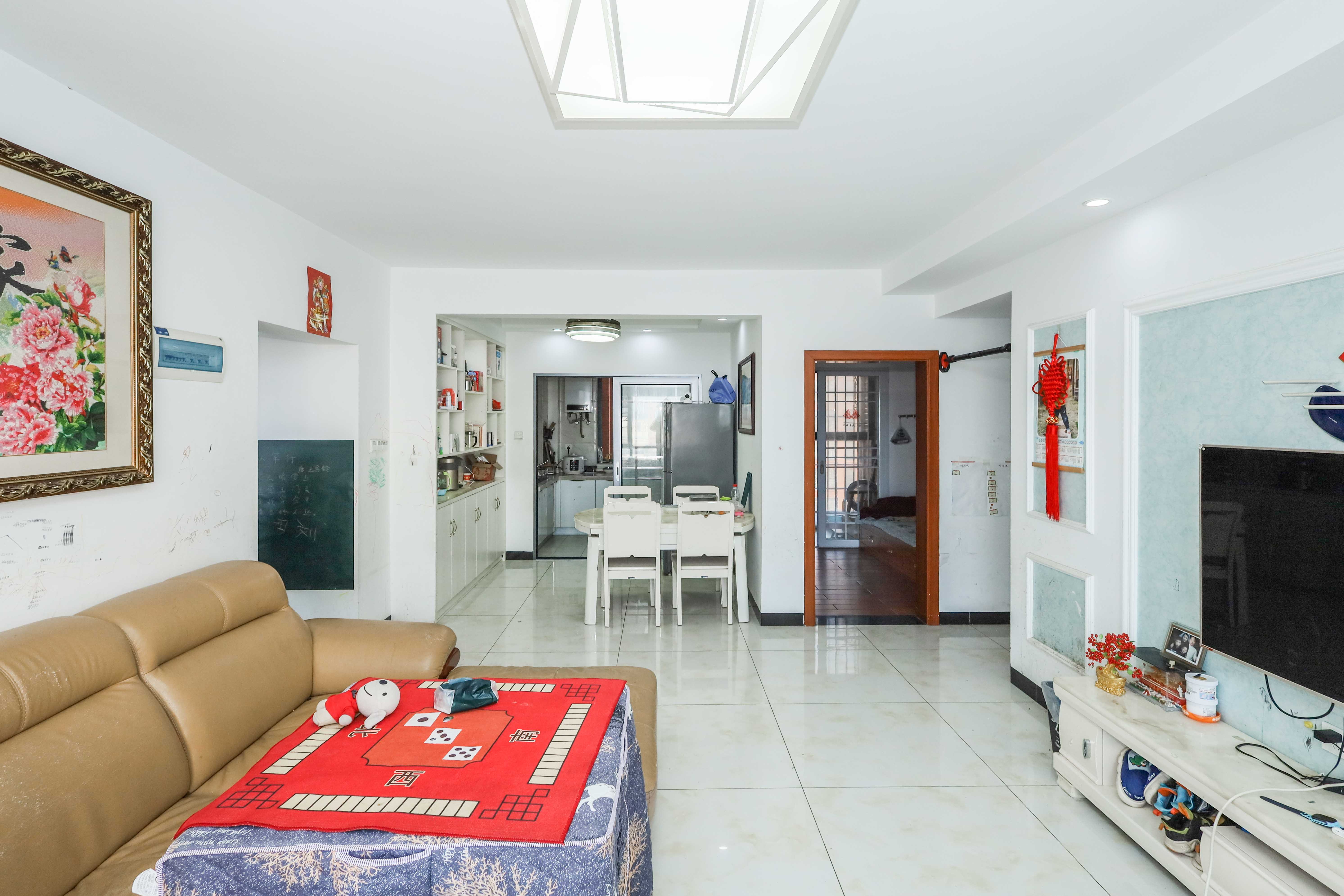 桔洲新苑（桔洲印象）  3室2厅2卫    98.0万客厅