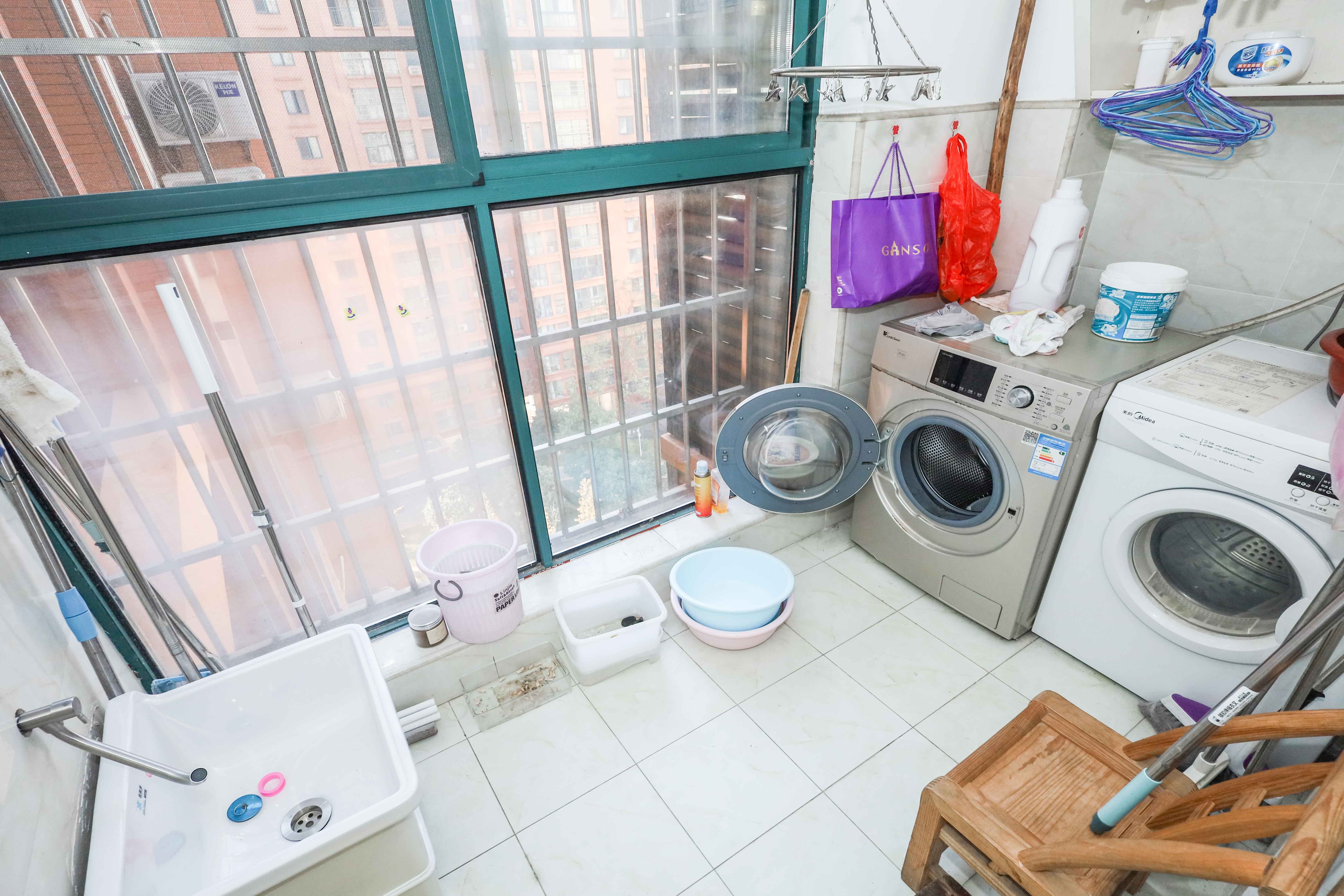 桔洲新苑（桔洲印象）  3室2厅2卫    98.0万阳台