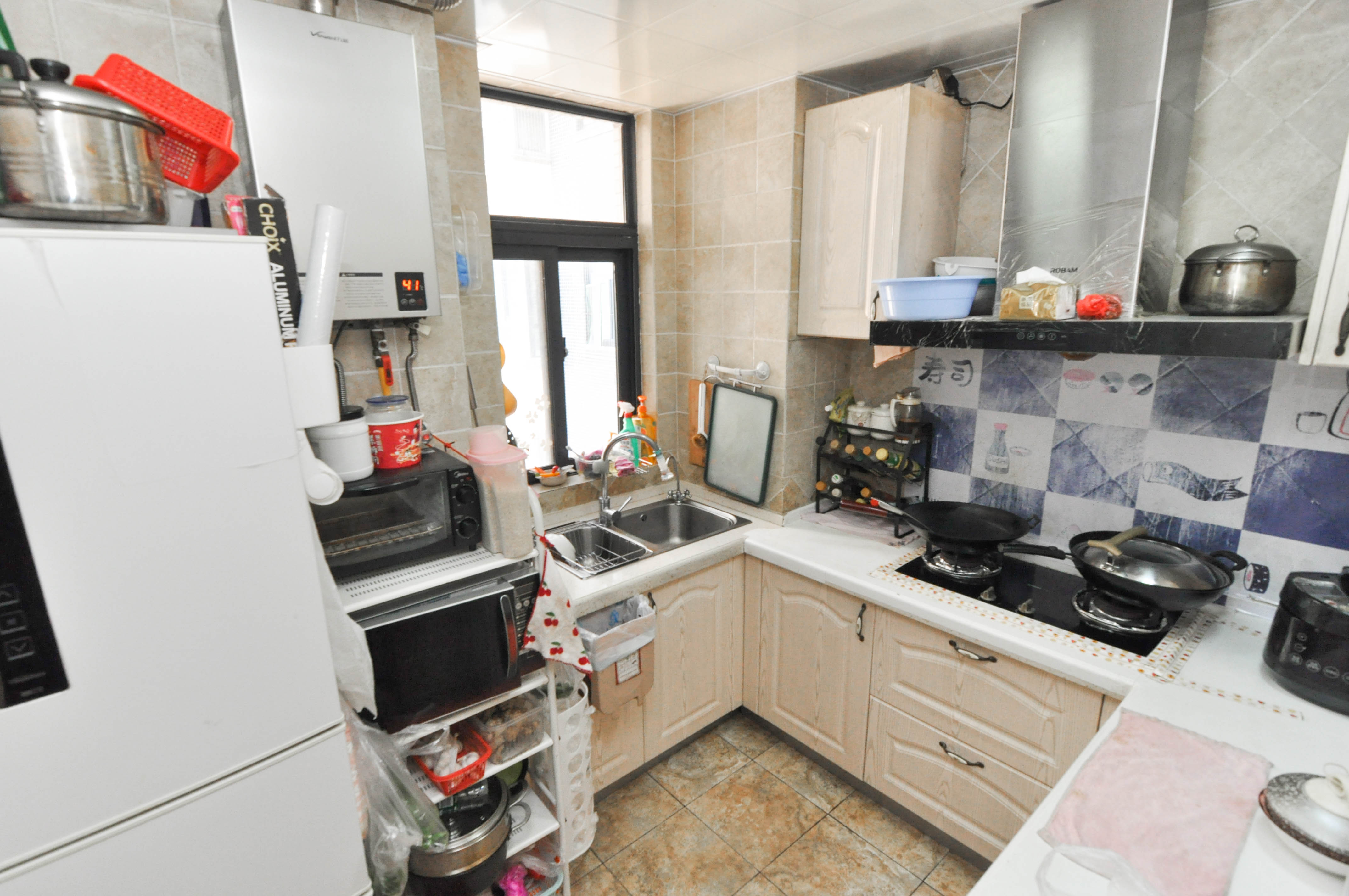 高鑫麓城 2室2厅1卫 98.0万 高鑫麓城 2室2厅1卫 98.0万厨房