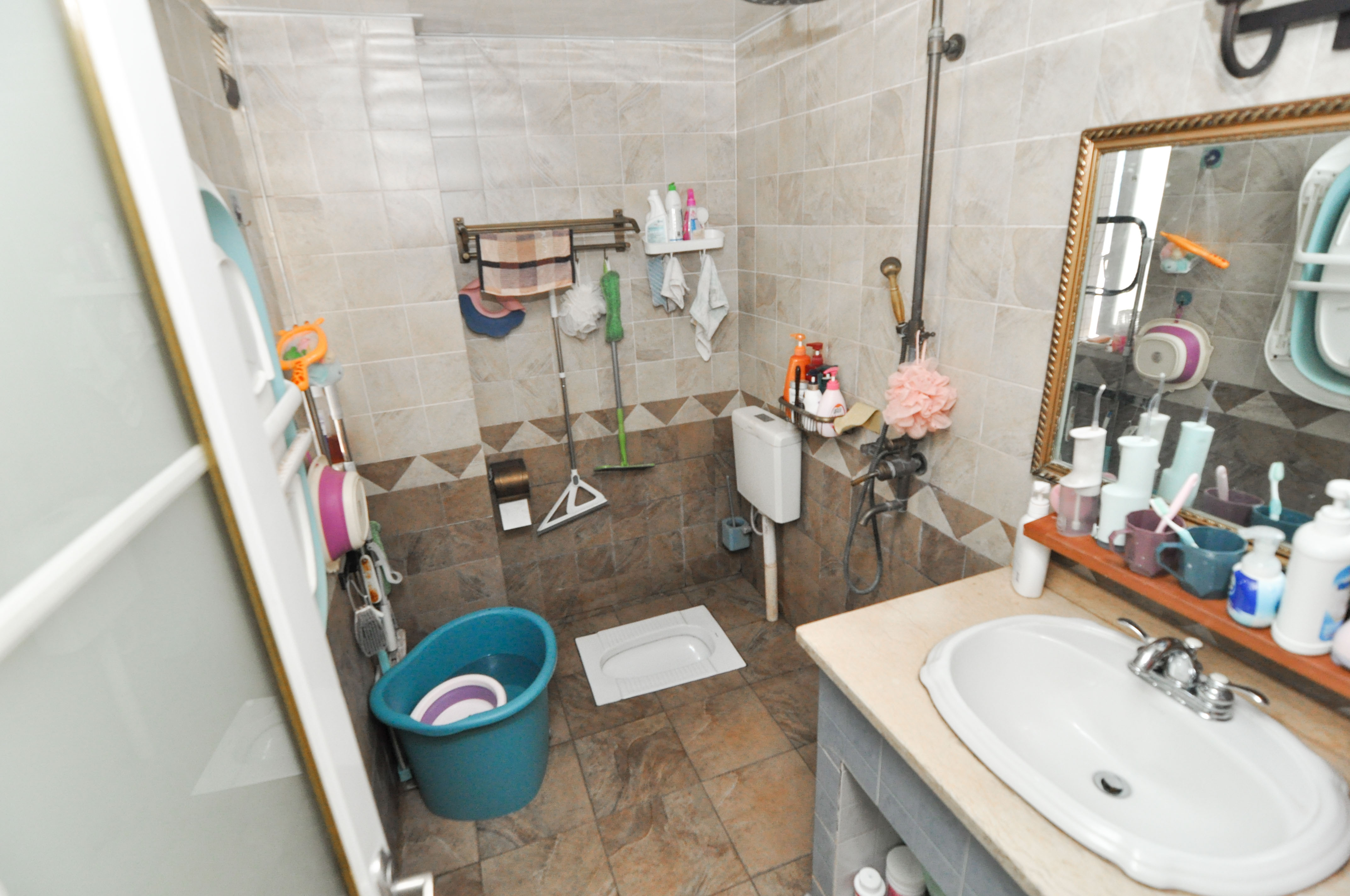 高鑫麓城 2室2厅1卫 98.0万 高鑫麓城 2室2厅1卫 98.0万卫生间