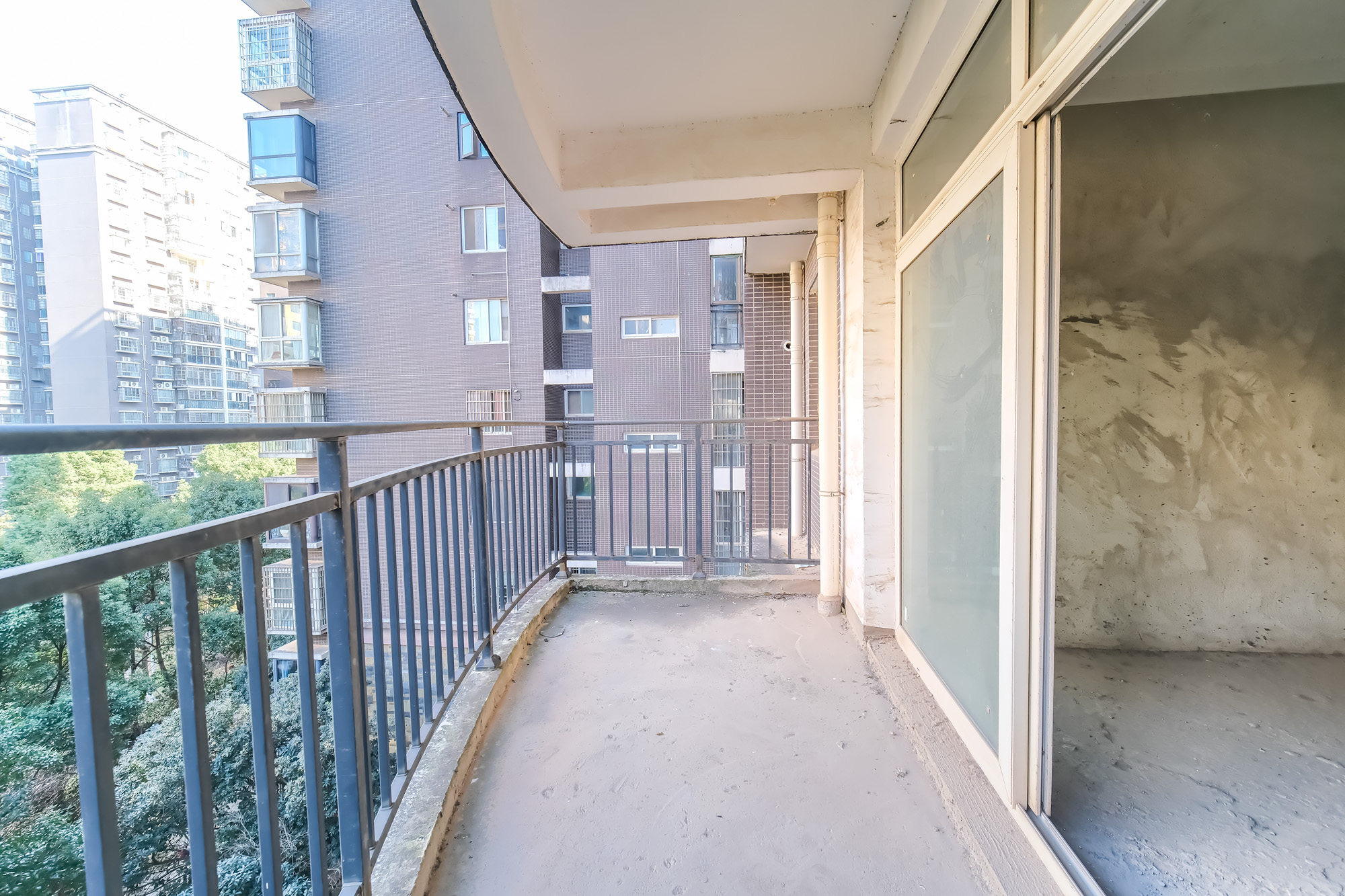 红树湾 4室2厅2卫 98.0万 红树湾 4室2厅2卫 98.0万阳台