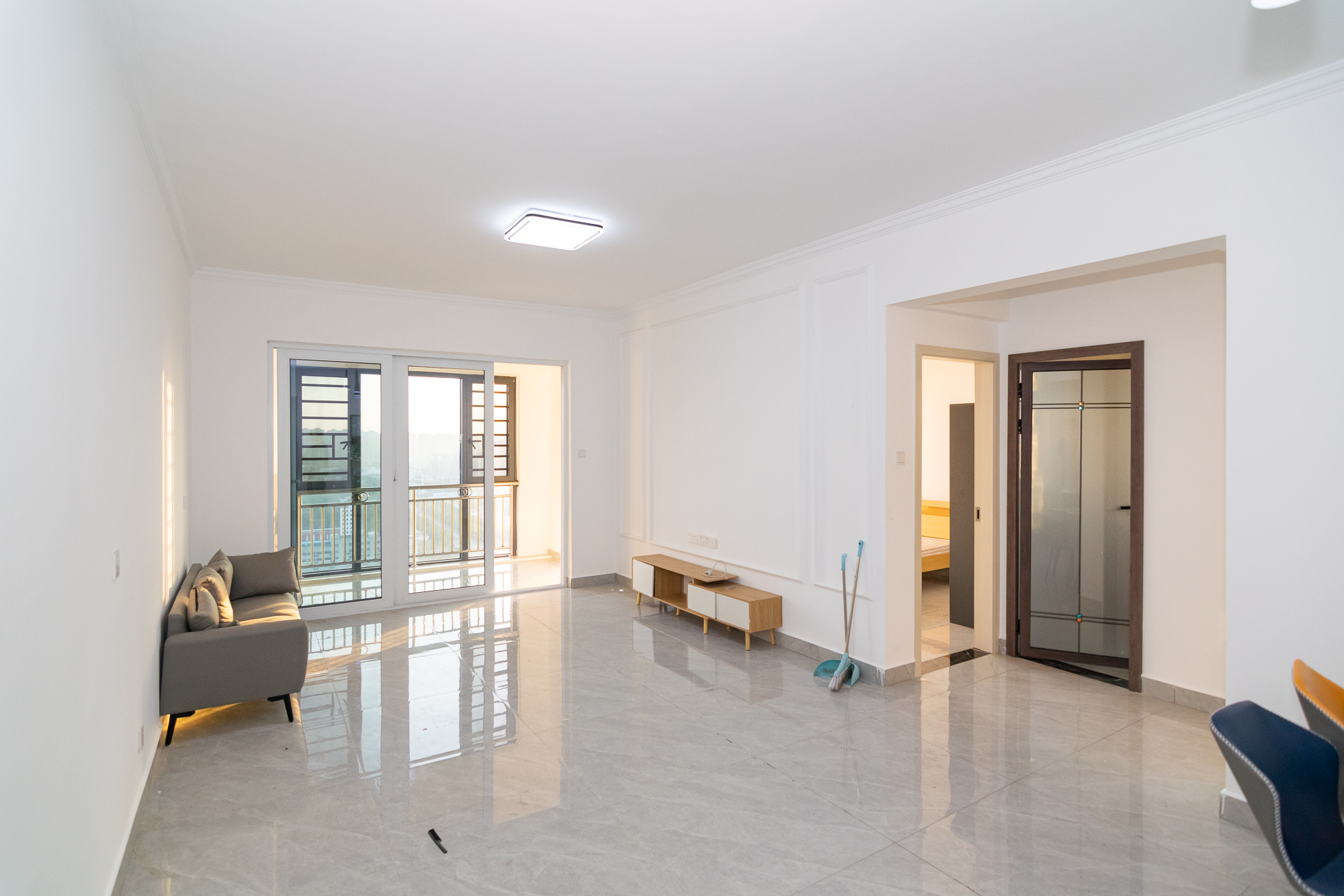 富兴悦府(富兴学府名邸) 2室2厅1卫 68.0万 富兴悦府(富兴学府名邸) 2室2厅1卫 68.0万客厅