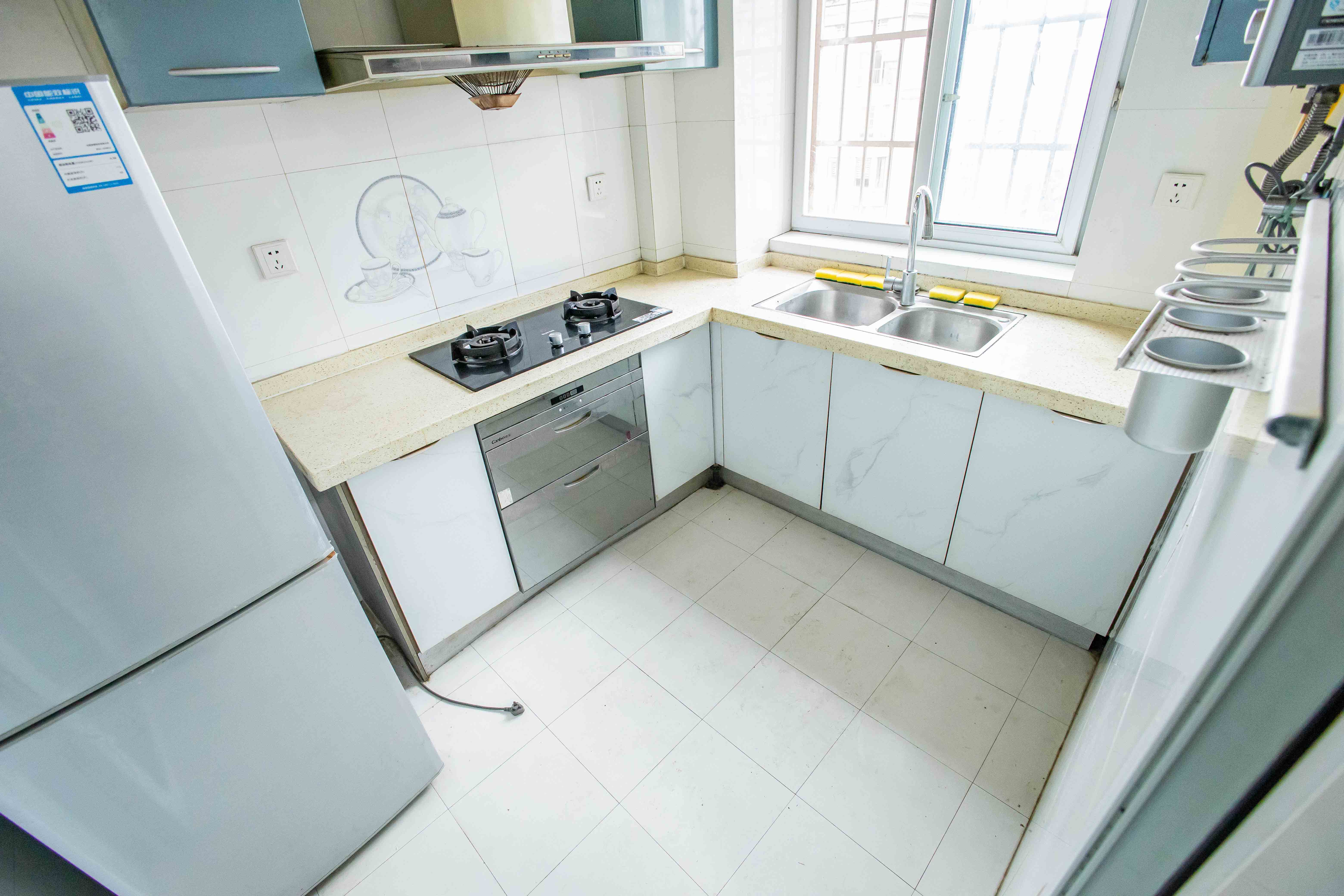 长房西郡 2室2厅2卫 59.8万 长房西郡 2室2厅2卫 59.8万厨房