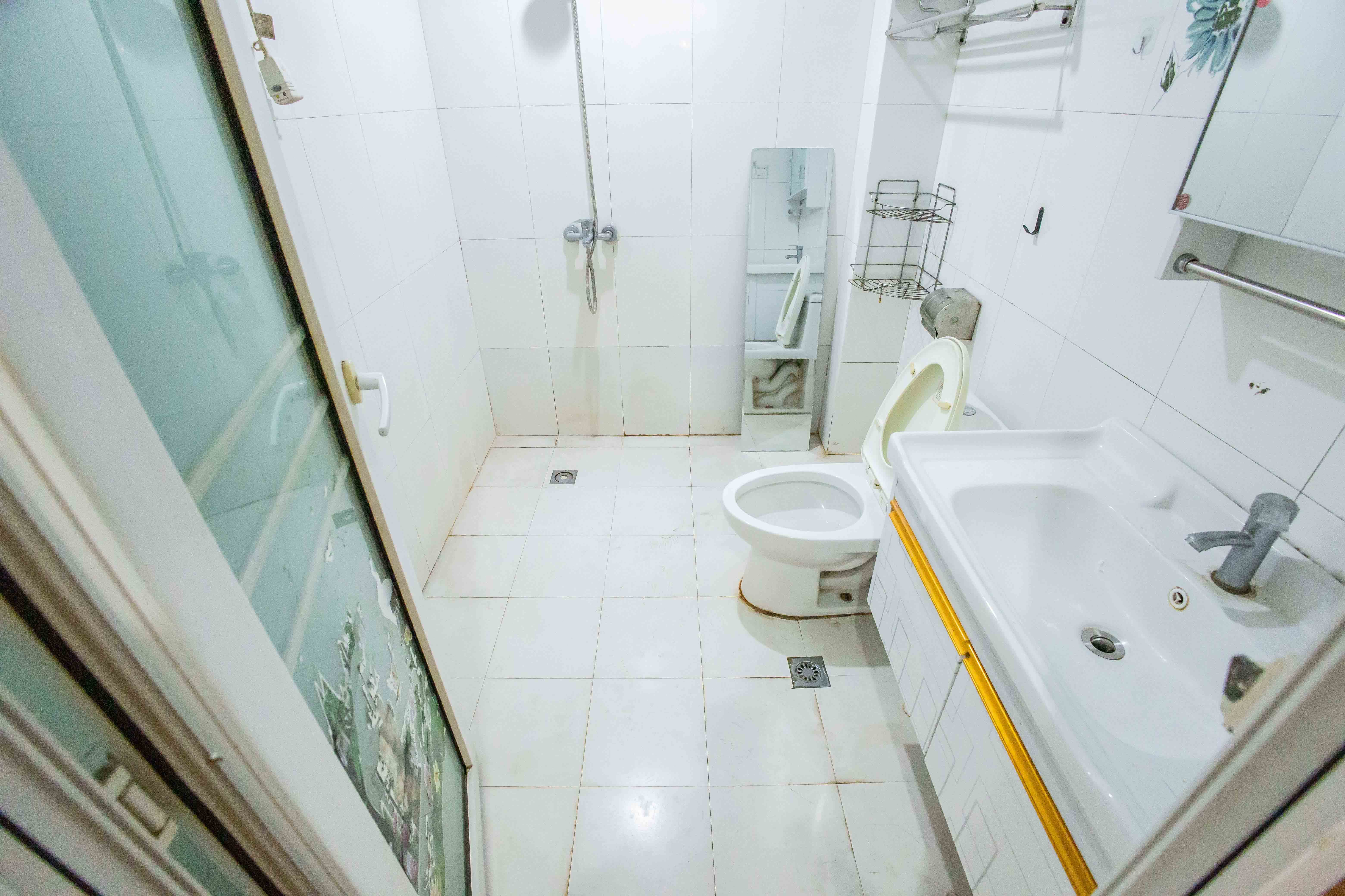 长房西郡 2室2厅2卫 59.8万 长房西郡 2室2厅2卫 59.8万卫生间