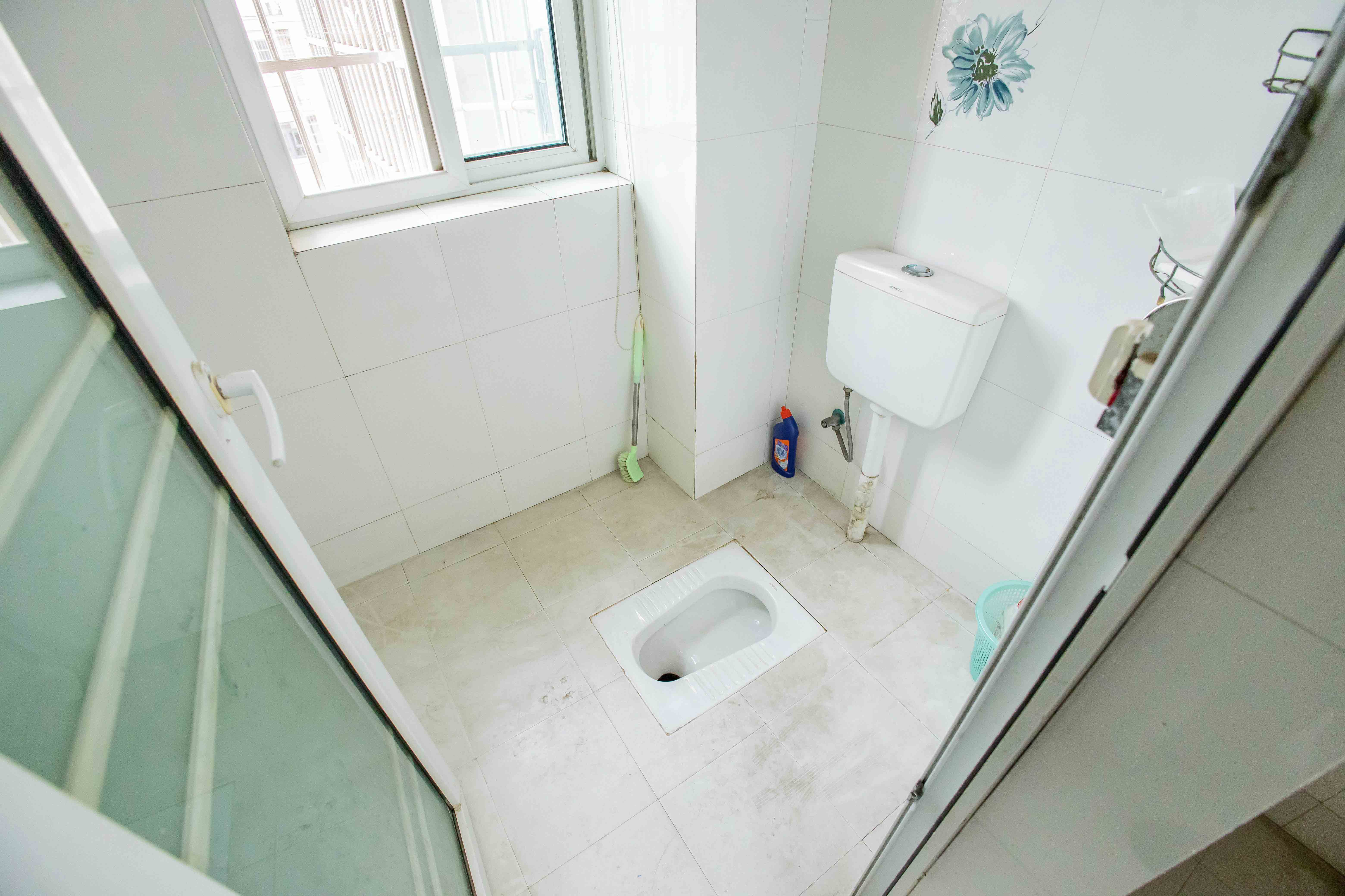 长房西郡 2室2厅2卫 59.8万 长房西郡 2室2厅2卫 59.8万卫生间