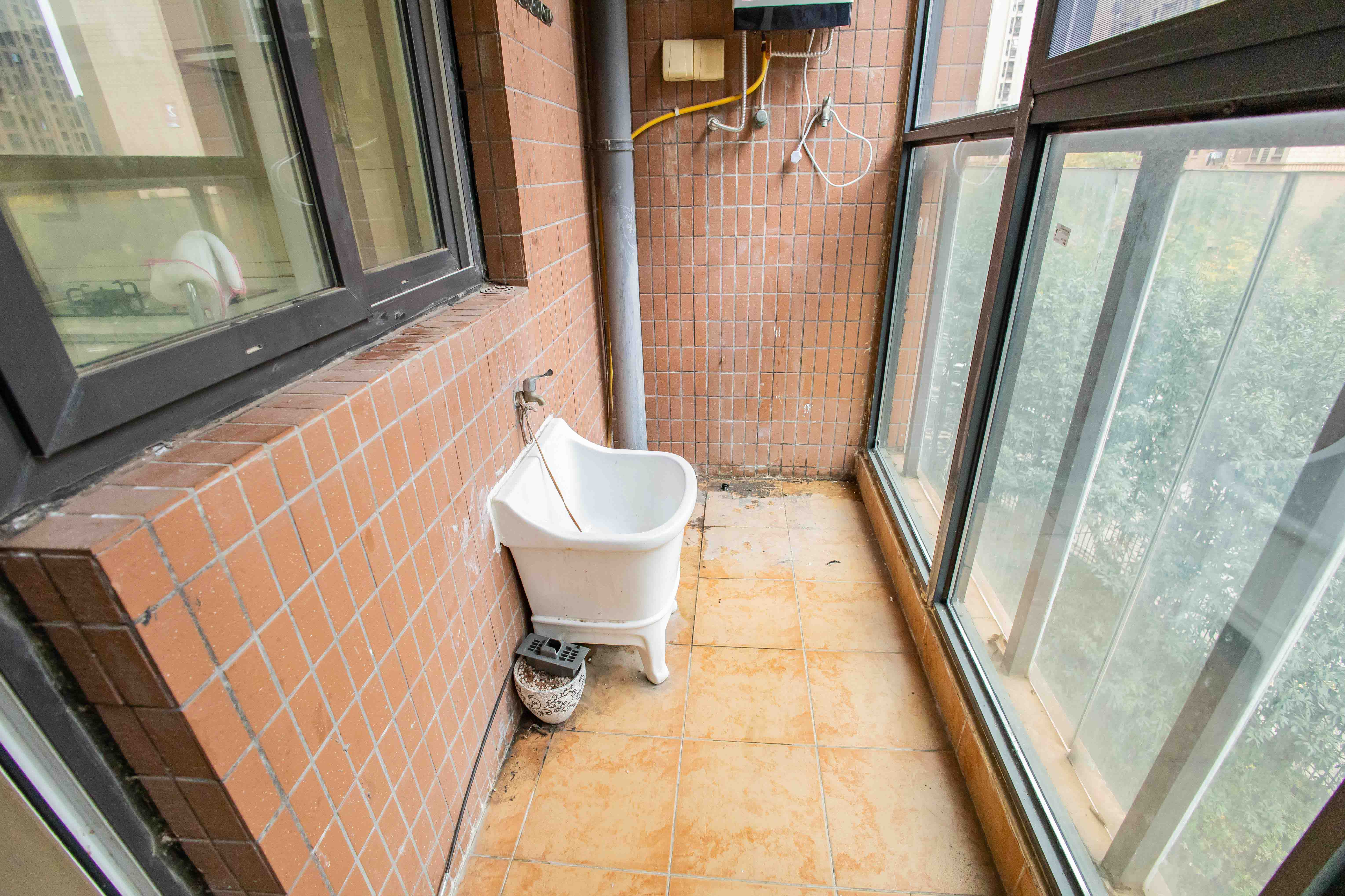 联美品格 2室2厅1卫 59.0万 联美品格 2室2厅1卫 59.0万阳台