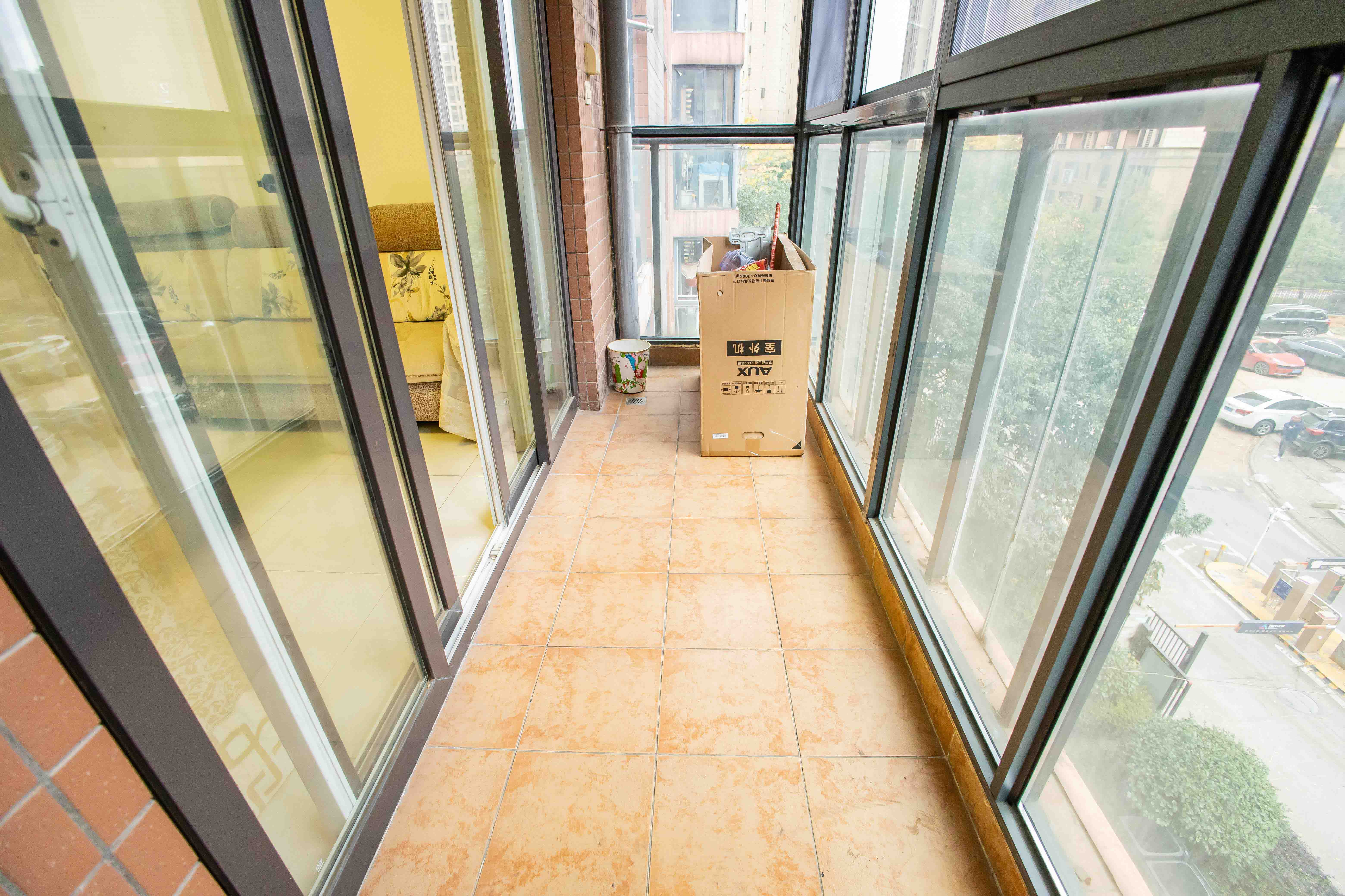 联美品格 2室2厅1卫 59.0万 联美品格 2室2厅1卫 59.0万阳台