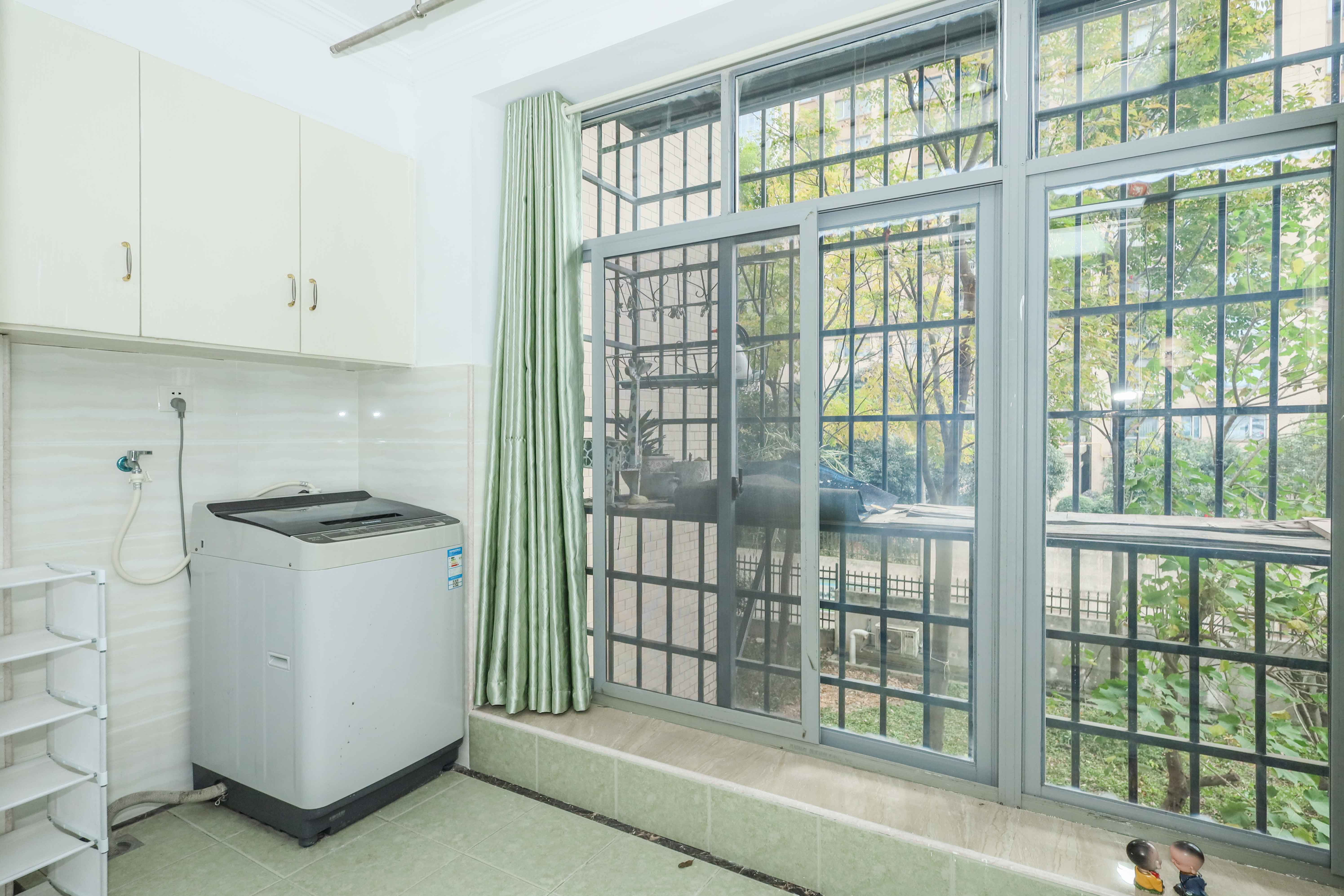 潇湘奥林匹克花园  3室2厅2卫    92.0万阳台