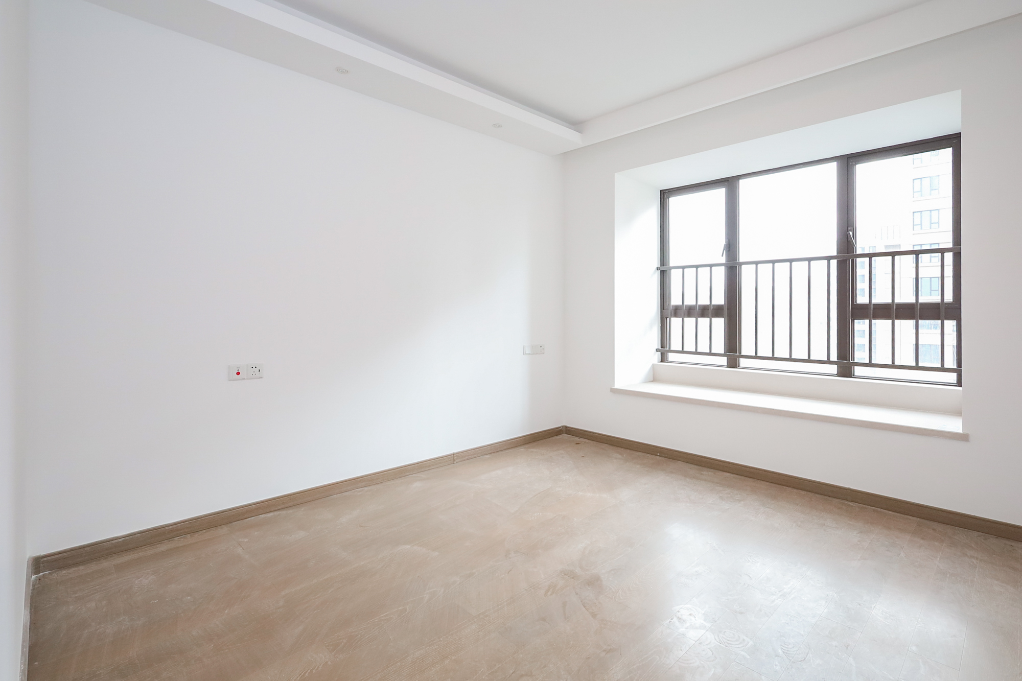 龙湖铂金中心（龙湖春江郦城）  3室2厅2卫    288.88万卧室