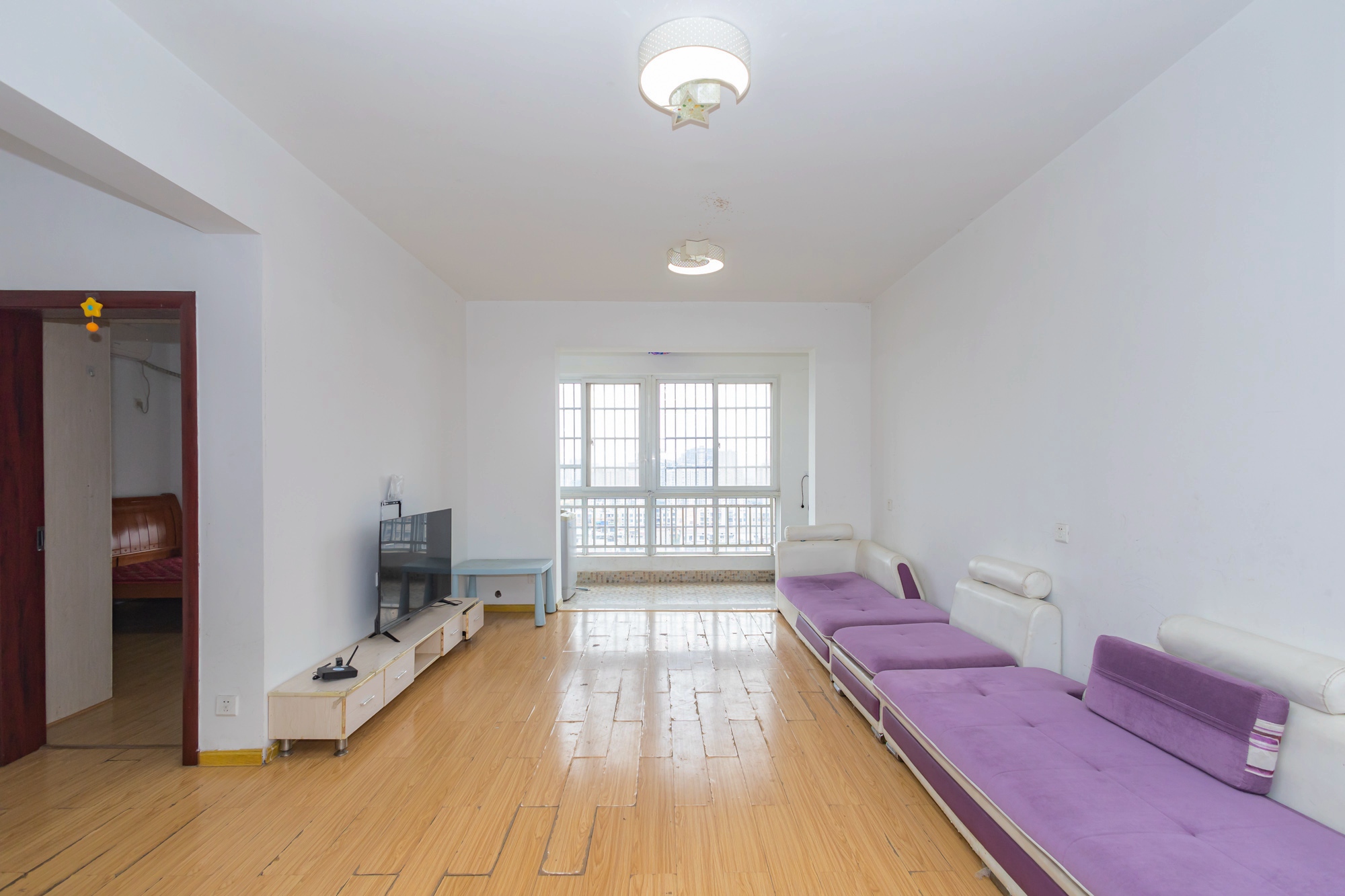 楚天世纪城西苑 3室2厅1卫 66.0万 楚天世纪城西苑 3室2厅1卫 66.0万客厅