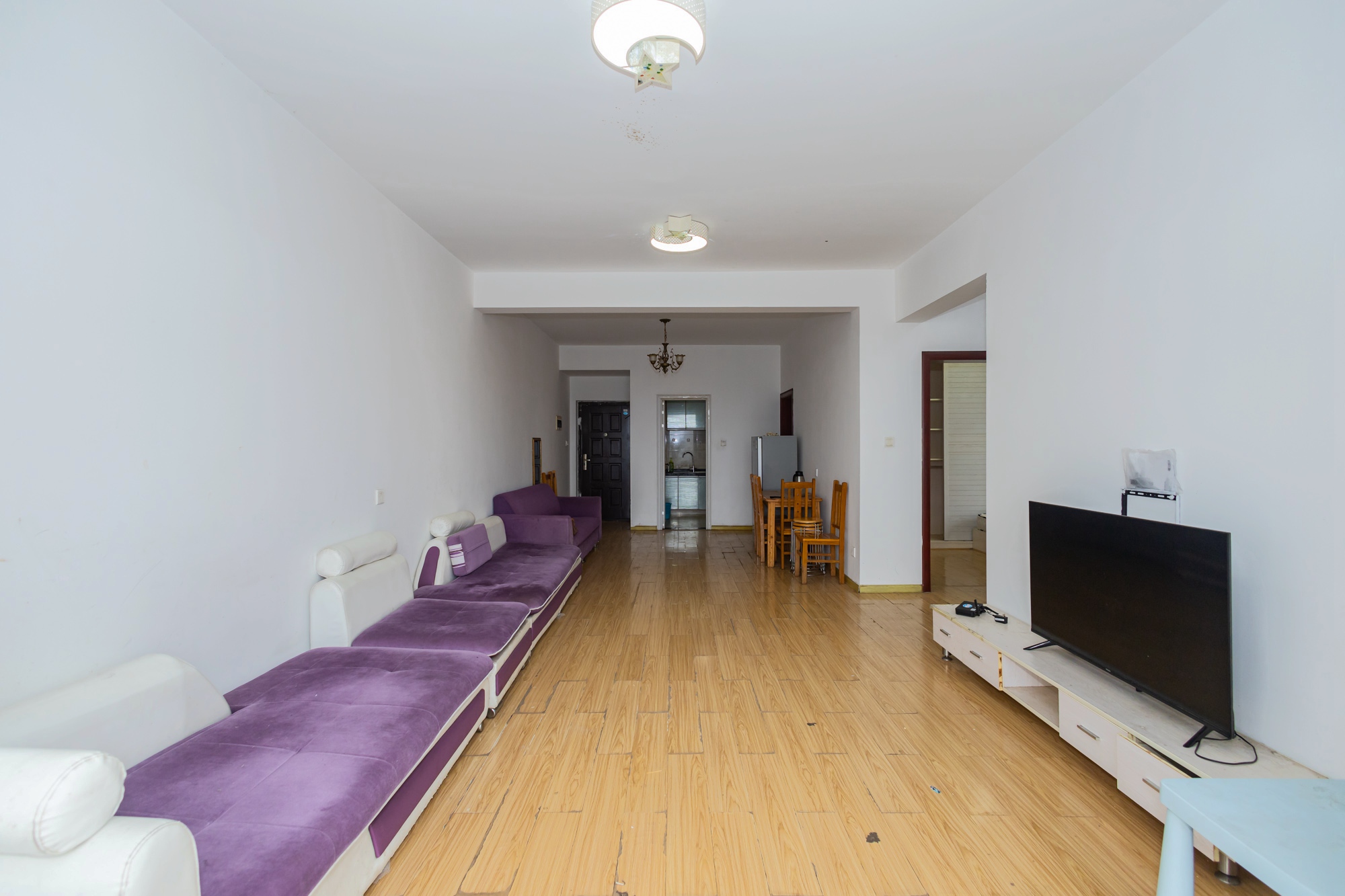 楚天世纪城西苑 3室2厅1卫 66.0万 楚天世纪城西苑 3室2厅1卫 66.0万客厅