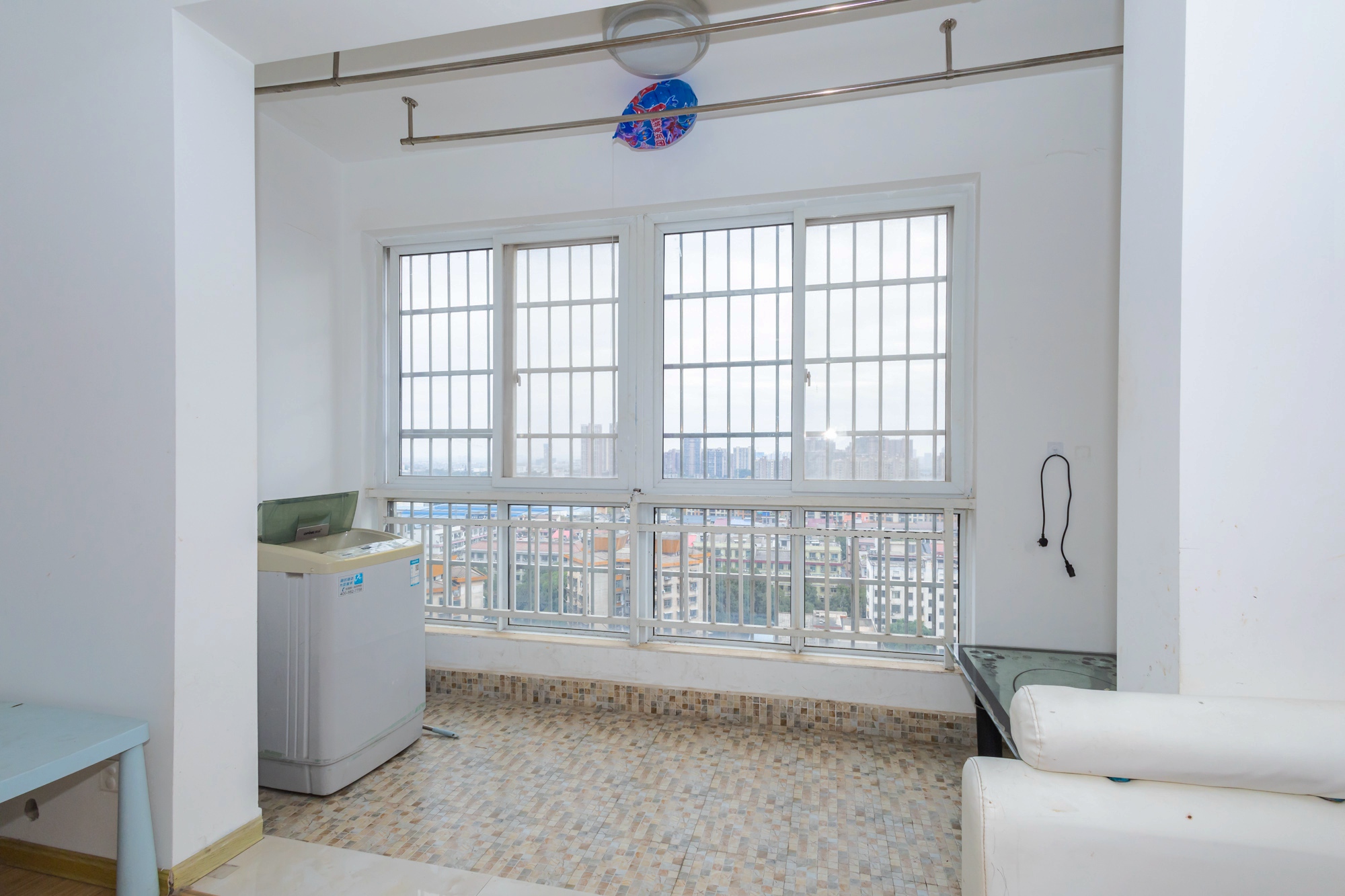 楚天世纪城西苑 3室2厅1卫 66.0万 楚天世纪城西苑 3室2厅1卫 66.0万阳台