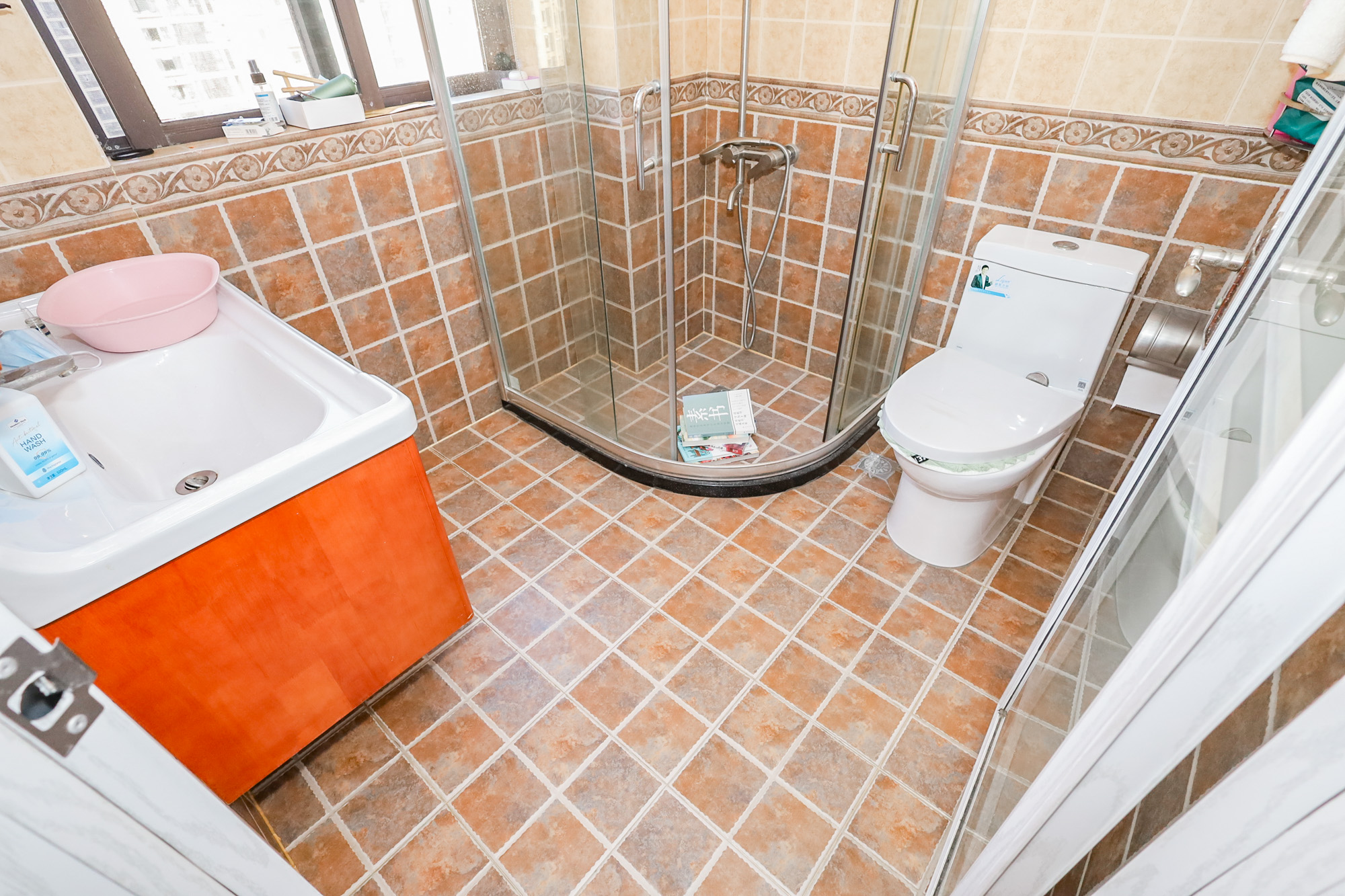 钰龙天下二期(钰龙佳园) 3室2厅1卫 220.0万 钰龙天下二期(钰龙佳园) 3室2厅1卫 220.0万卫生间