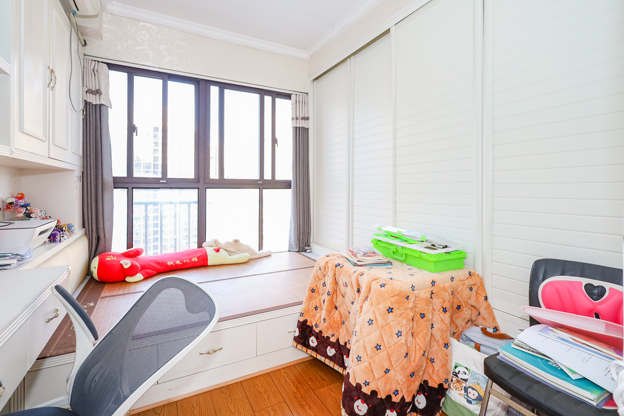 钰龙天下二期(钰龙佳园) 3室2厅1卫 220.0万 钰龙天下二期(钰龙佳园) 3室2厅1卫 220.0万卧室