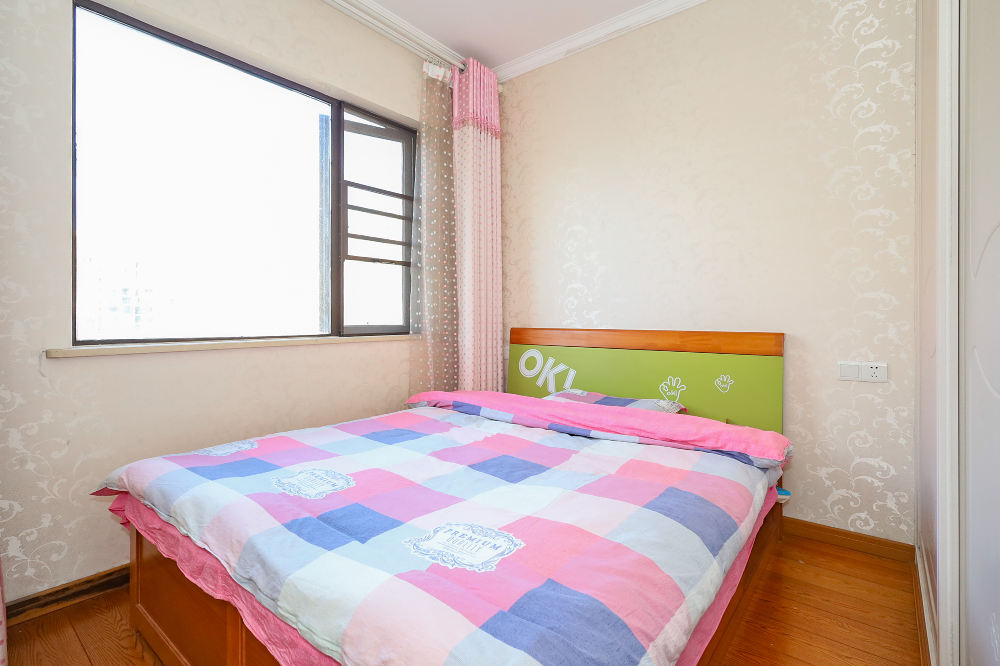 钰龙天下二期(钰龙佳园) 3室2厅1卫 220.0万 钰龙天下二期(钰龙佳园) 3室2厅1卫 220.0万卧室