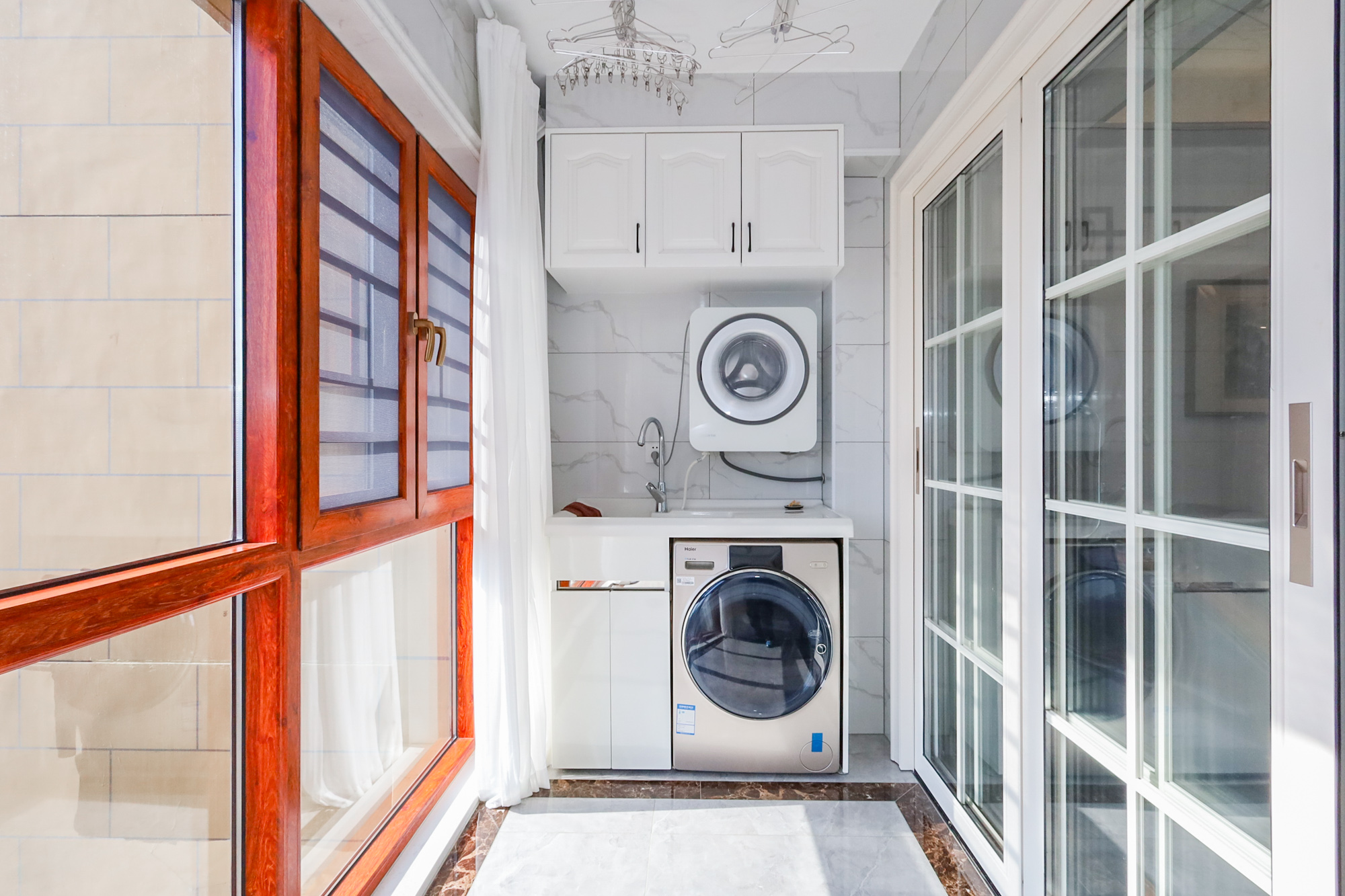 光明E城  4室2厅2卫    160.0万阳台