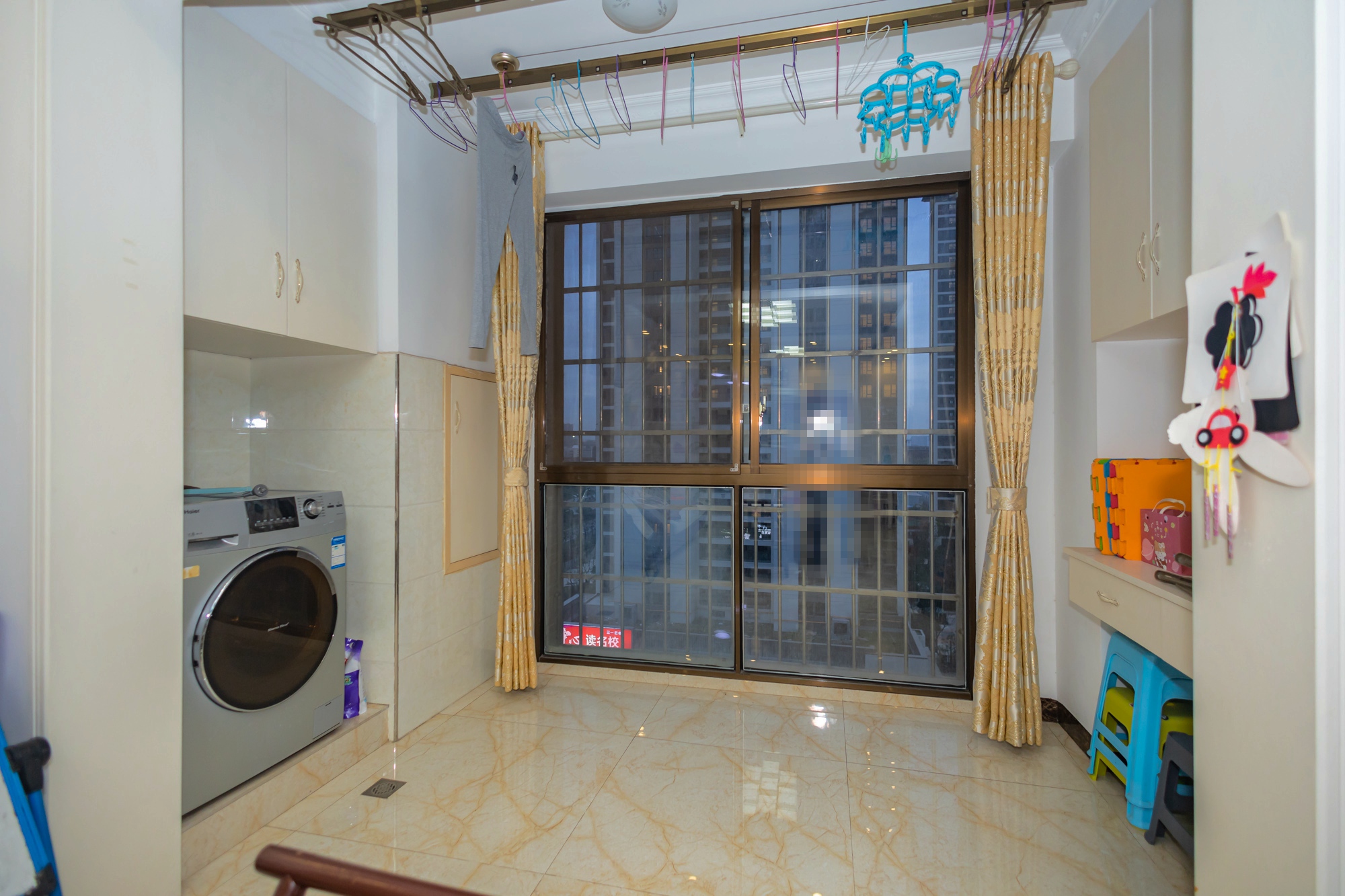 家和院  3室2厅1卫   76.00万阳台