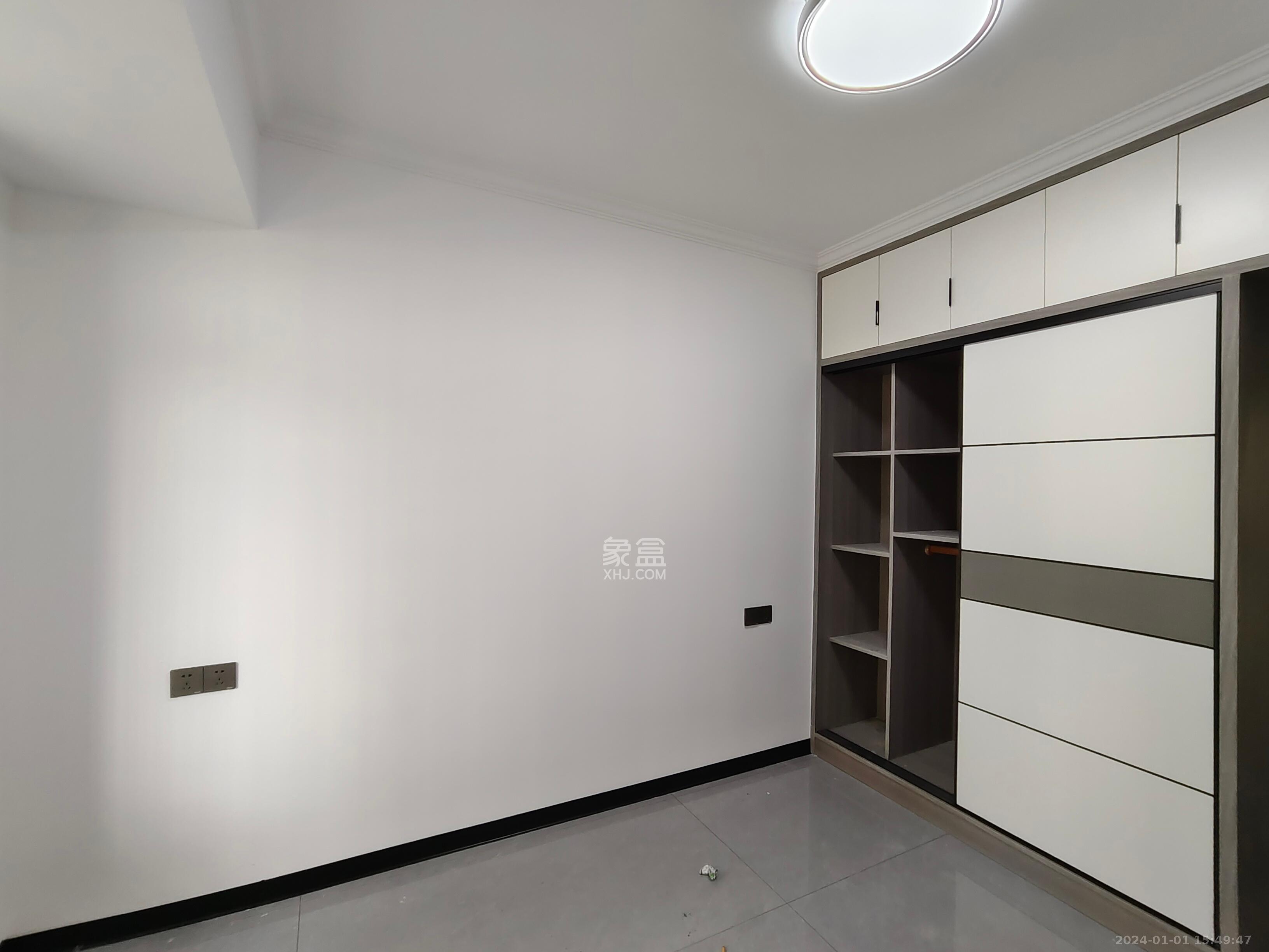 真人桥家园二期  3室2厅2卫   2200.00元/月室内图