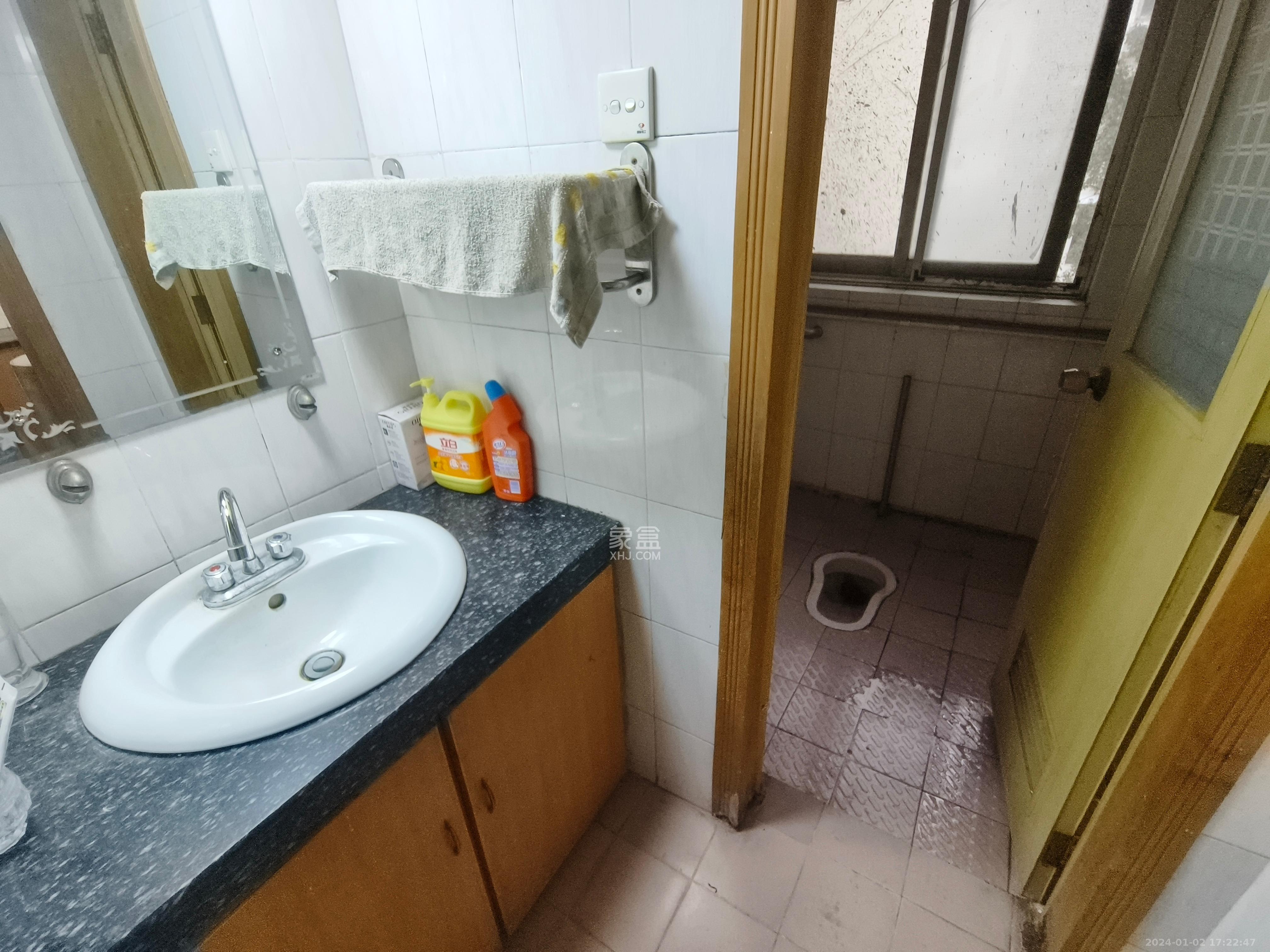 湘卫花苑  4室2厅2卫   2800.00元/月室内图