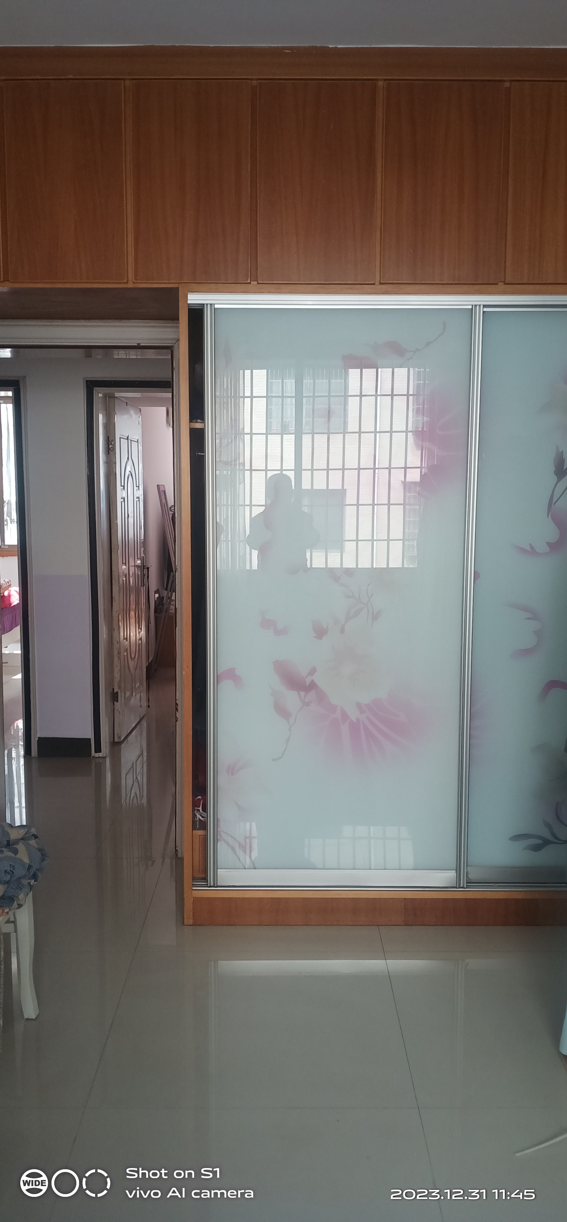 区教师新村  4室2厅2卫   80.80万客厅