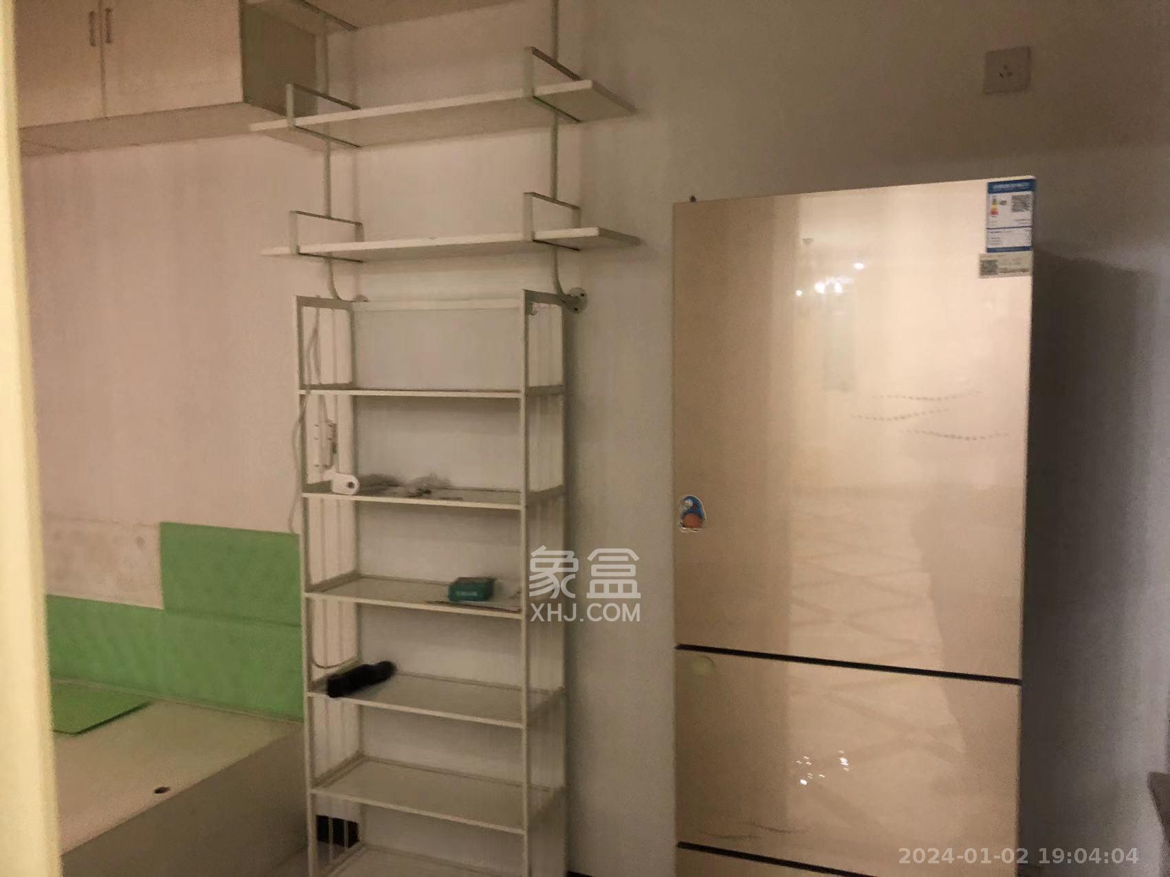 三一街区  3室2厅1卫   1700.00元/月室内图