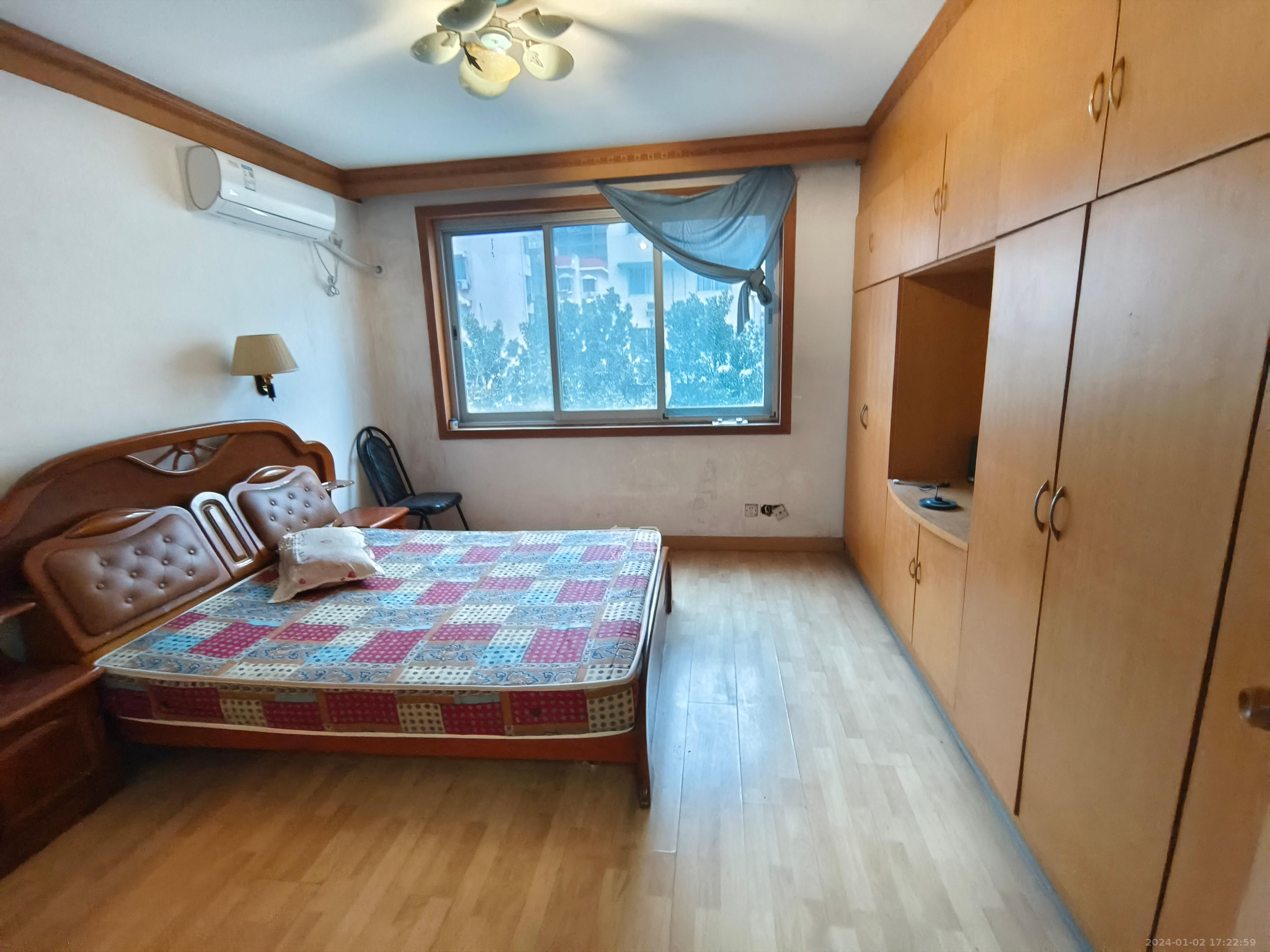 湘卫花苑  4室2厅2卫   2800.00元/月室内图