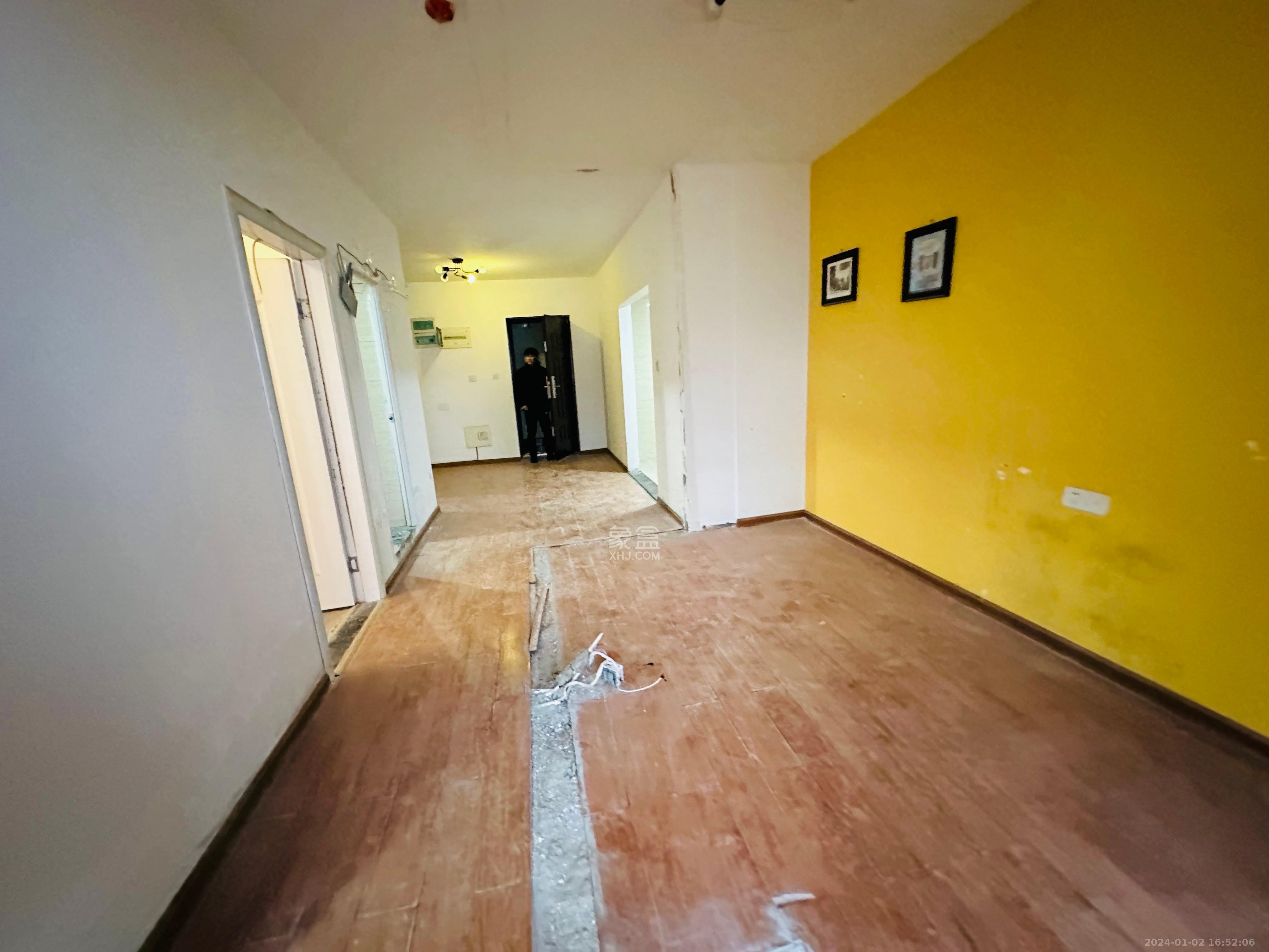 金地格林公馆  3室2厅1卫   2300.00元/月室内图1
