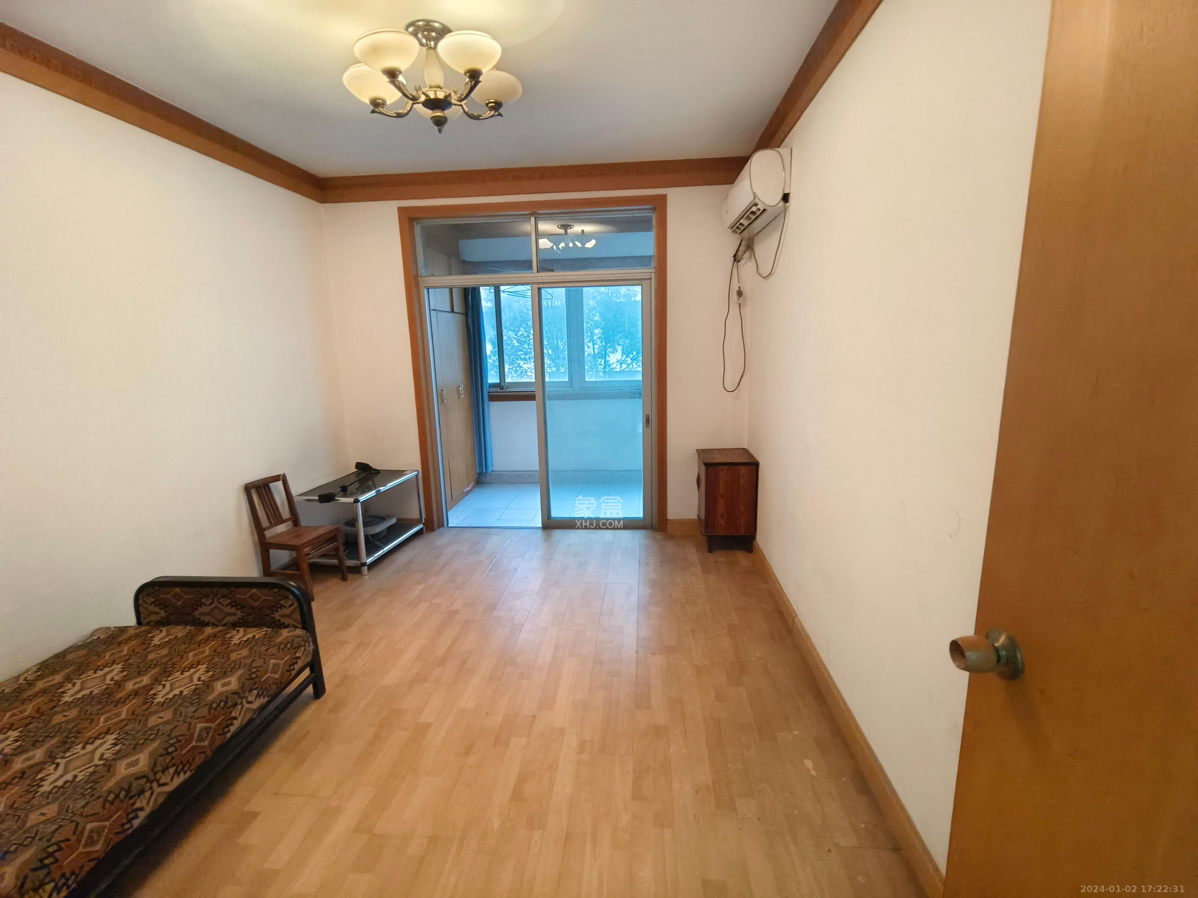 湘卫花苑  4室2厅2卫   2800.00元/月室内图
