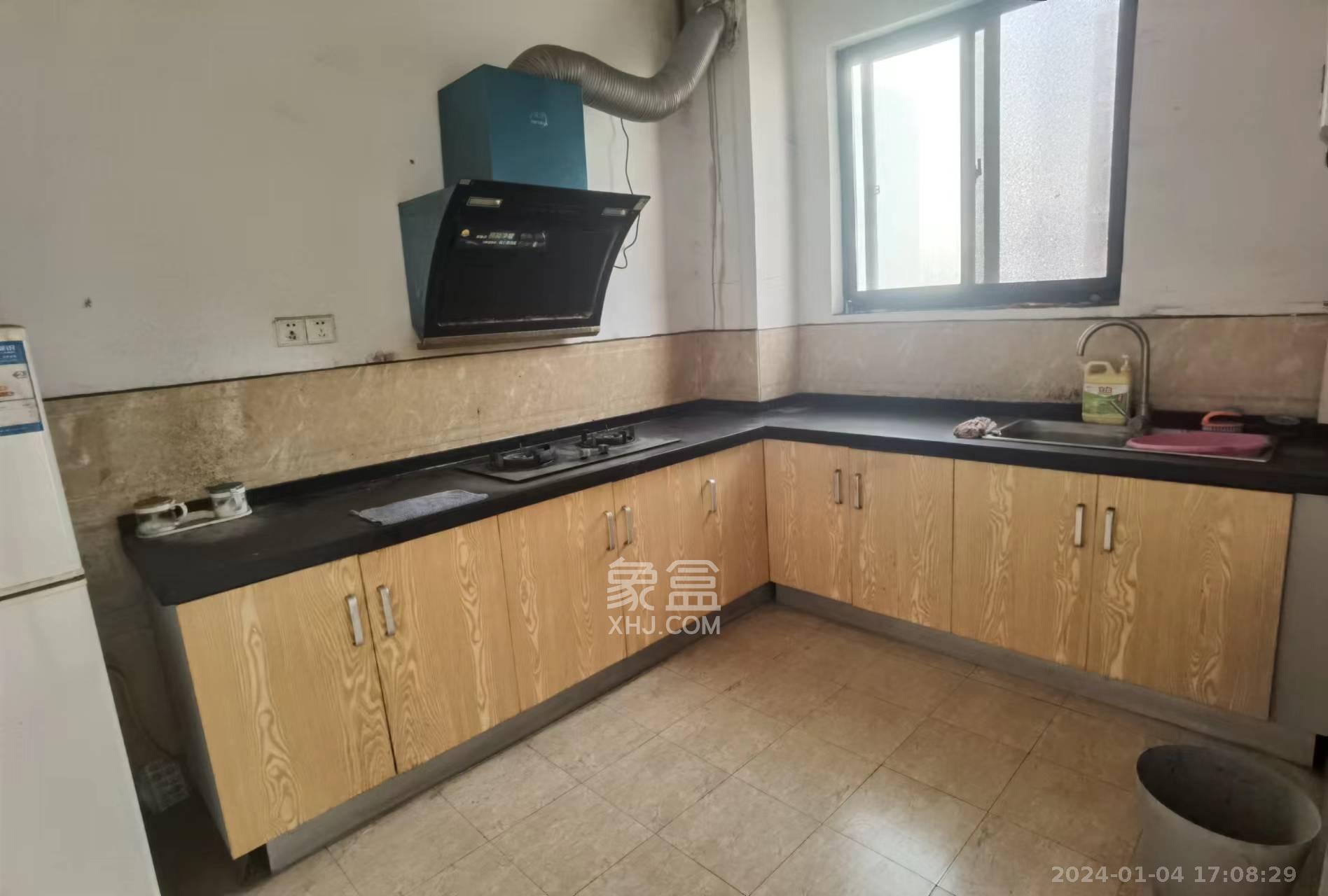 黑金时代广场 5室2厅2卫 2800.00元/月 黑金时代广场 5室2厅2卫 2800.00元/月室内图