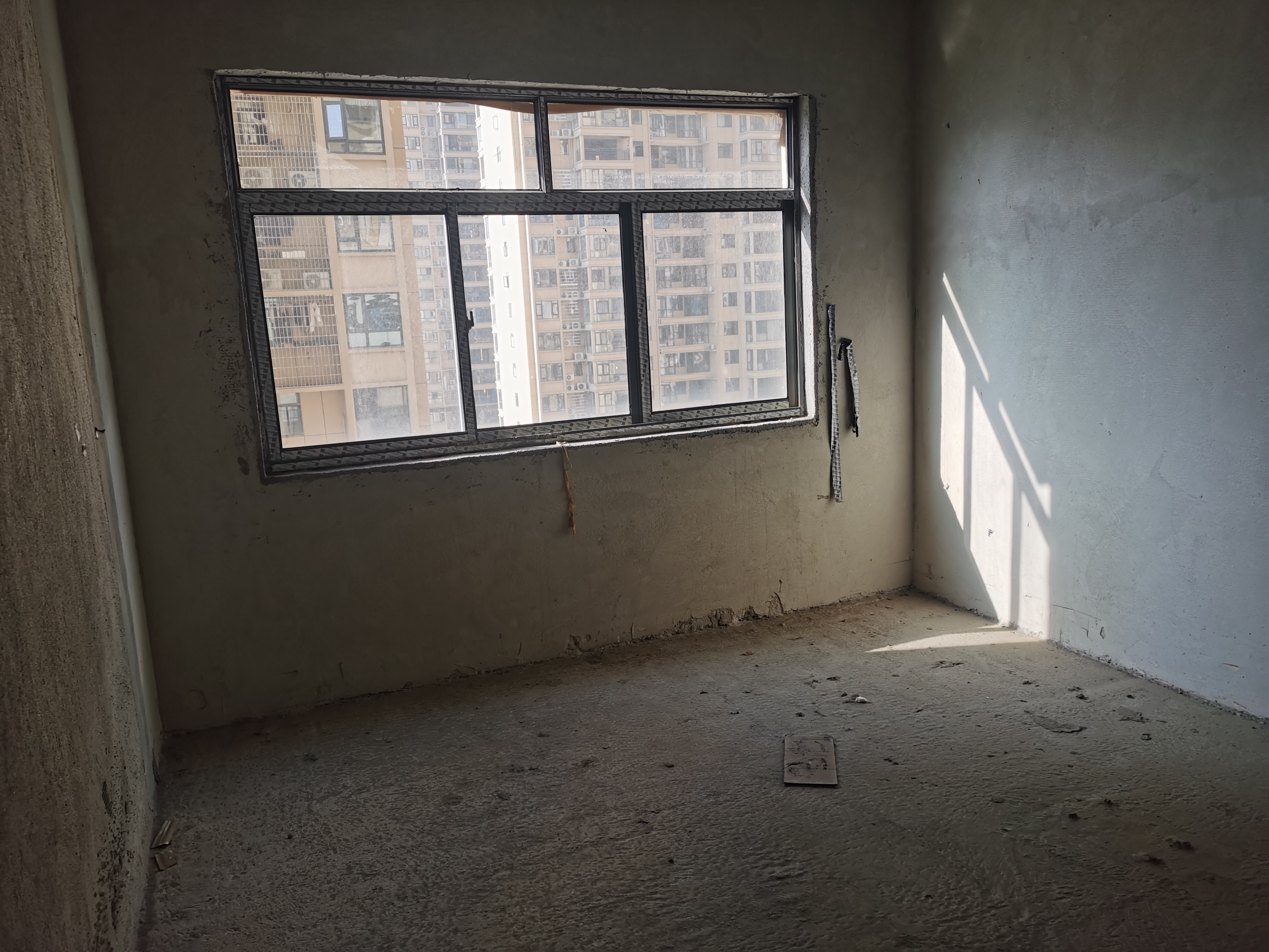 东山领秀 4室2厅2卫 1000.00元/月 东山领秀 4室2厅2卫 1000.00元/月室内图