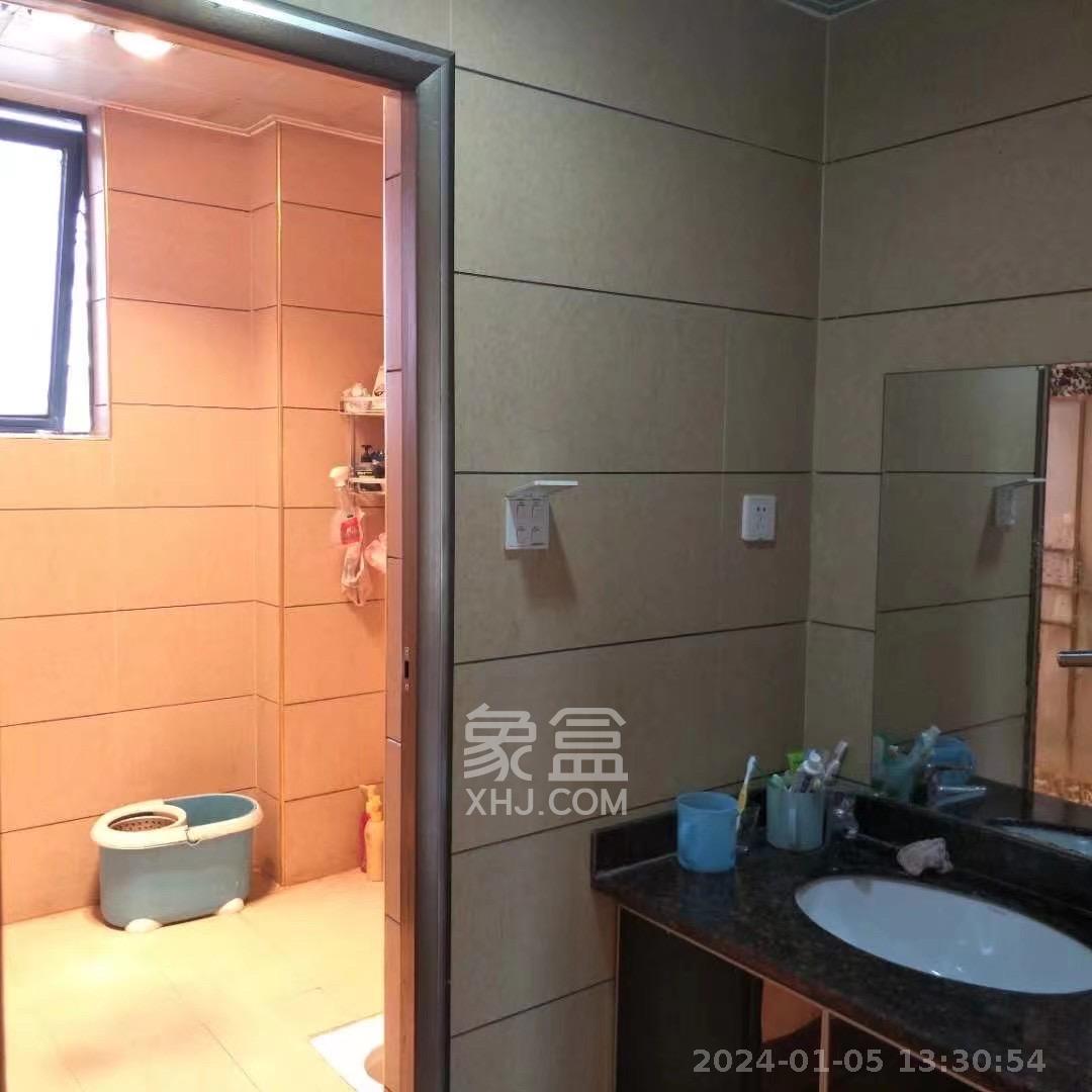 湘江世纪城鸿江苑  3室2厅2卫   2800.00元/月室内图