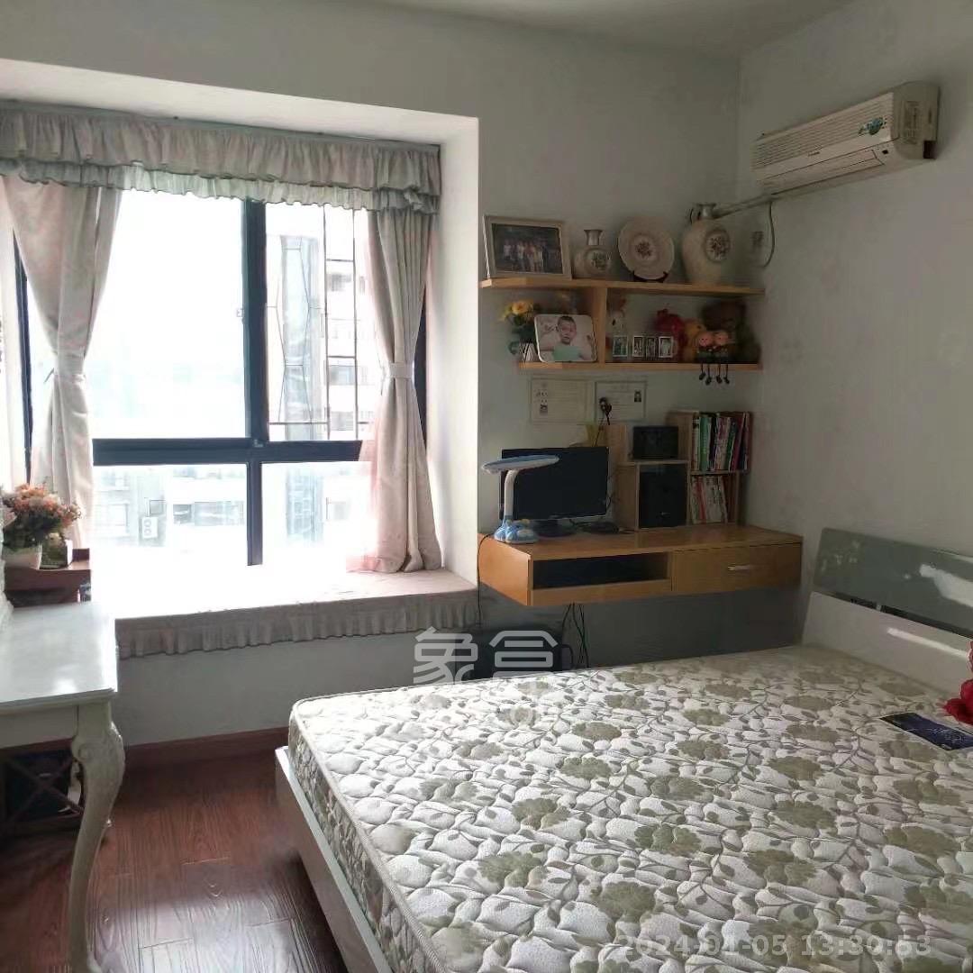 湘江世纪城鸿江苑  3室2厅2卫   2800.00元/月室内图