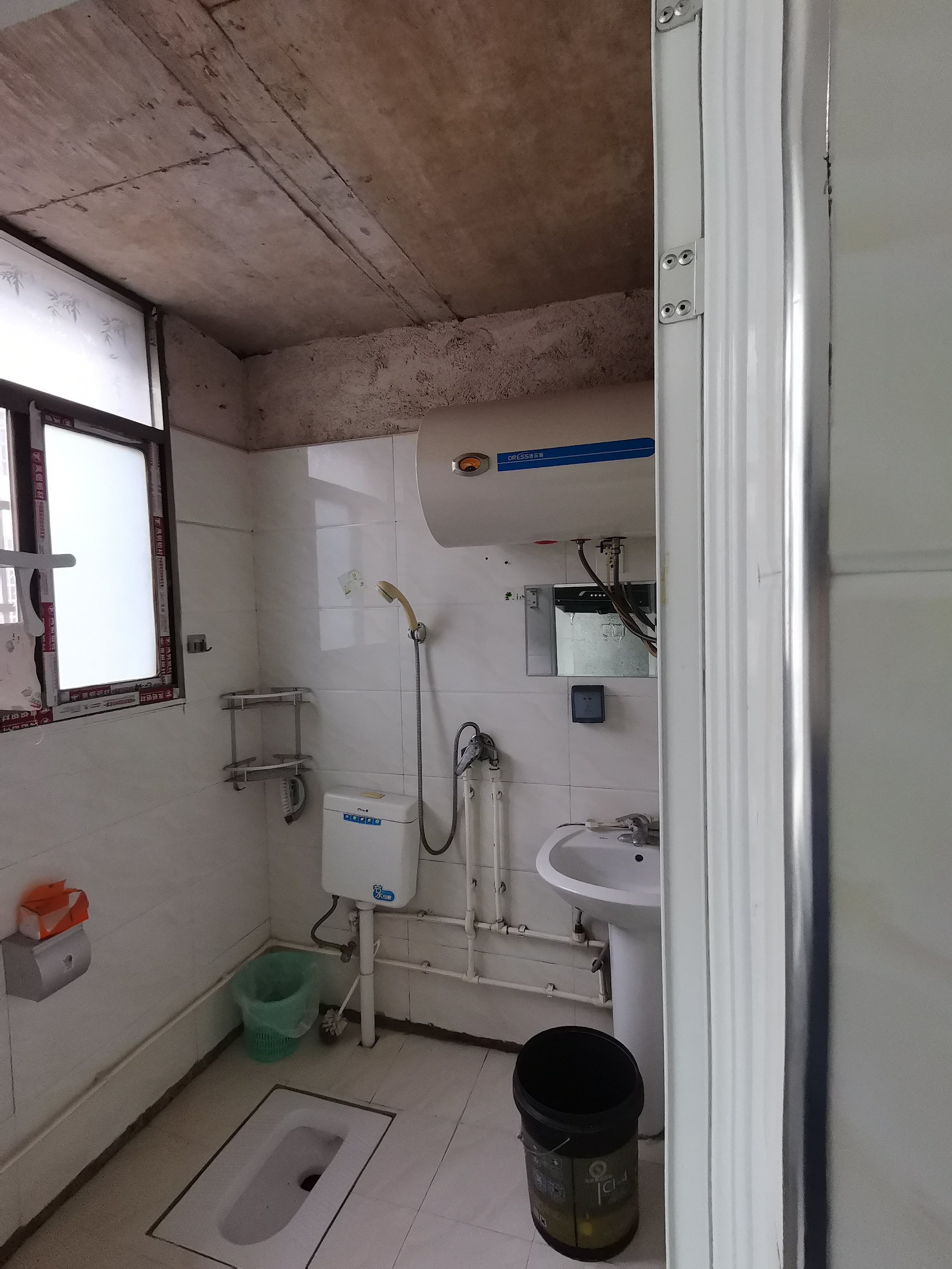 城西安置小区  1室1厅1卫   450.00元/月室内图