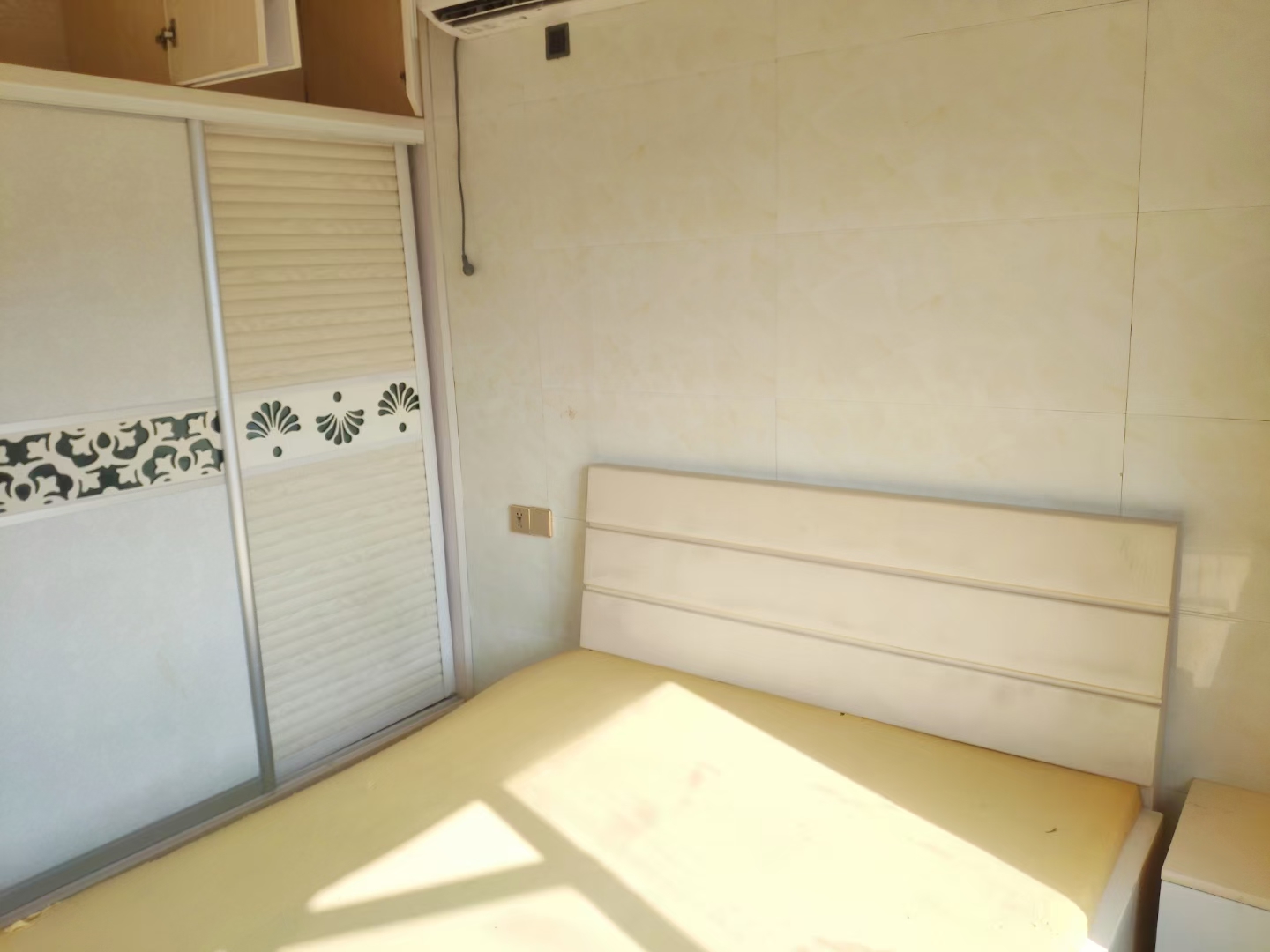新邦壹品  2室2厅1卫   2000.00元/月室内图
