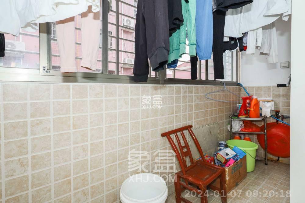 雷锋机电市场一期  3室2厅2卫   1800.00元/月室内图