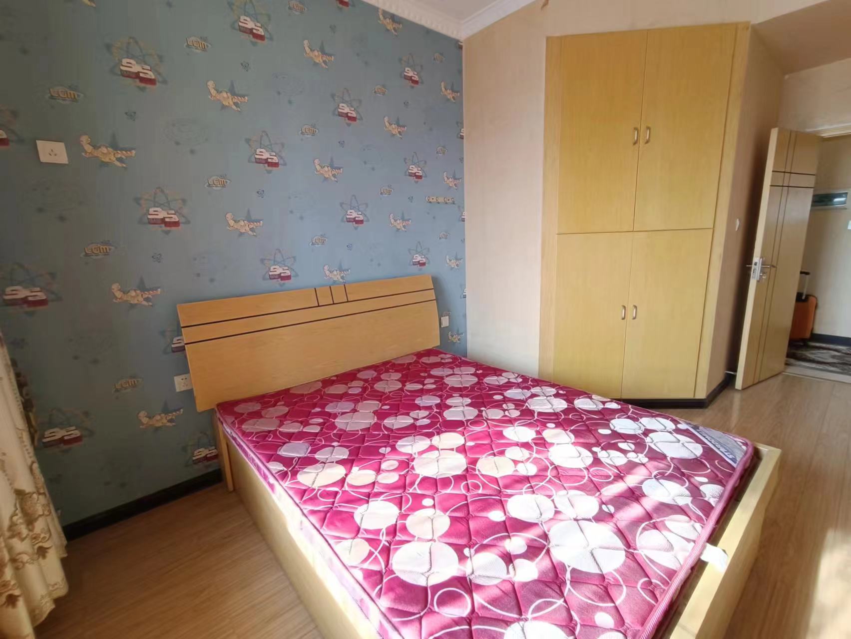 滨水新境界  4室2厅2卫   2800.00元/月室内图