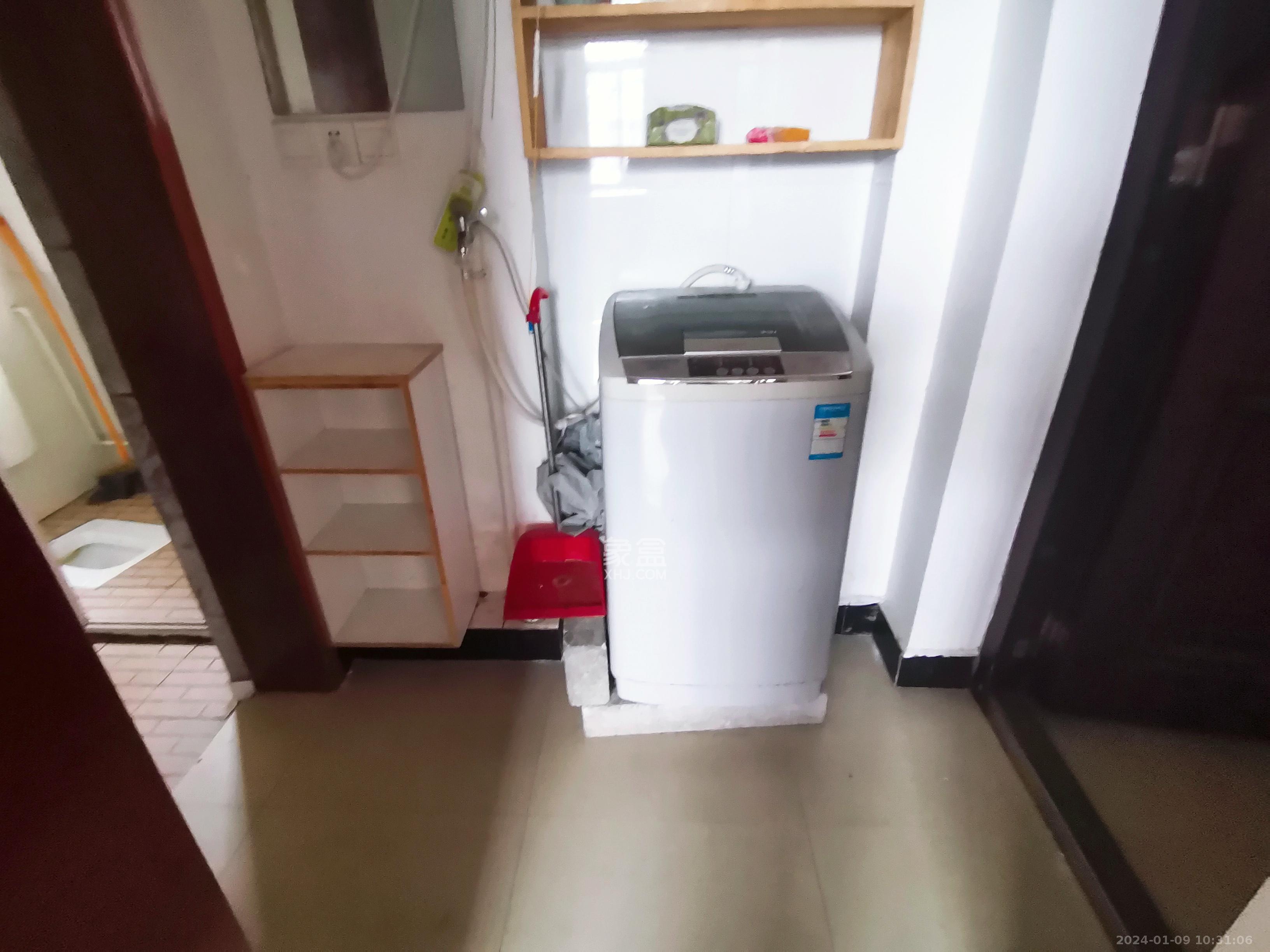 黄鹤小区2片  1室1厅1卫   800.00元/月室内图