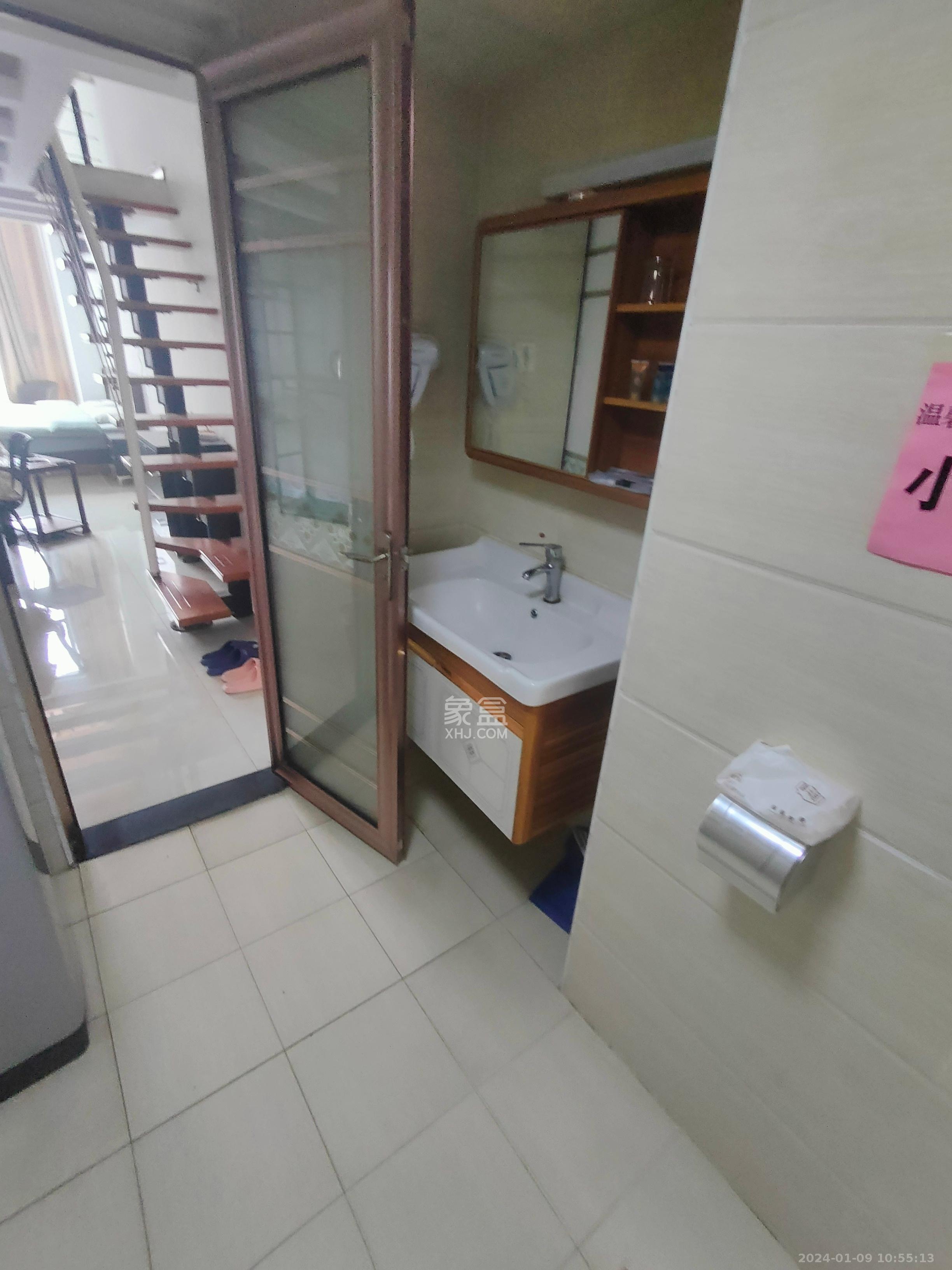 金科时代中心  1室1厅1卫   2000.00元/月室内图1