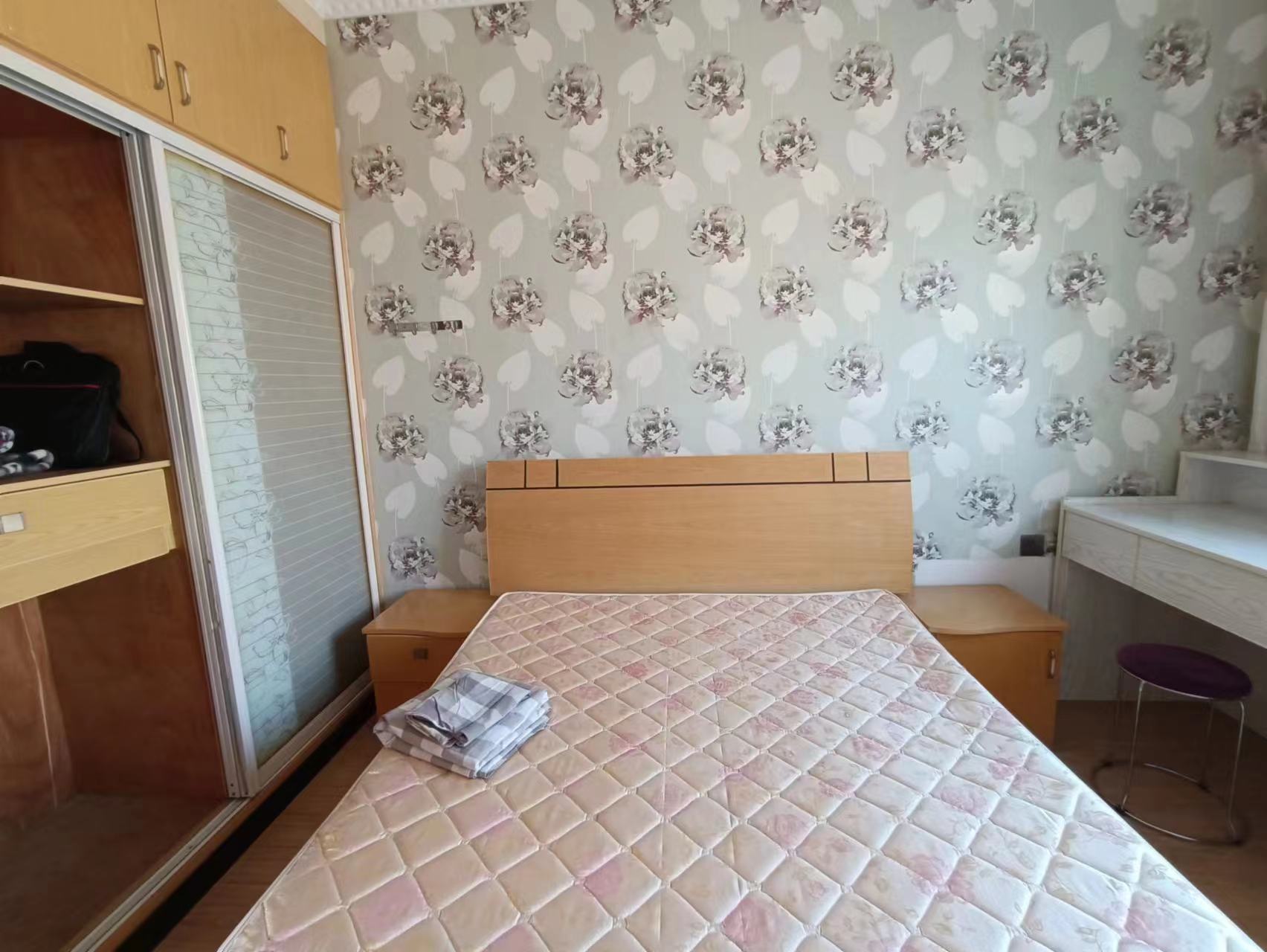 滨水新境界  4室2厅2卫   2800.00元/月室内图
