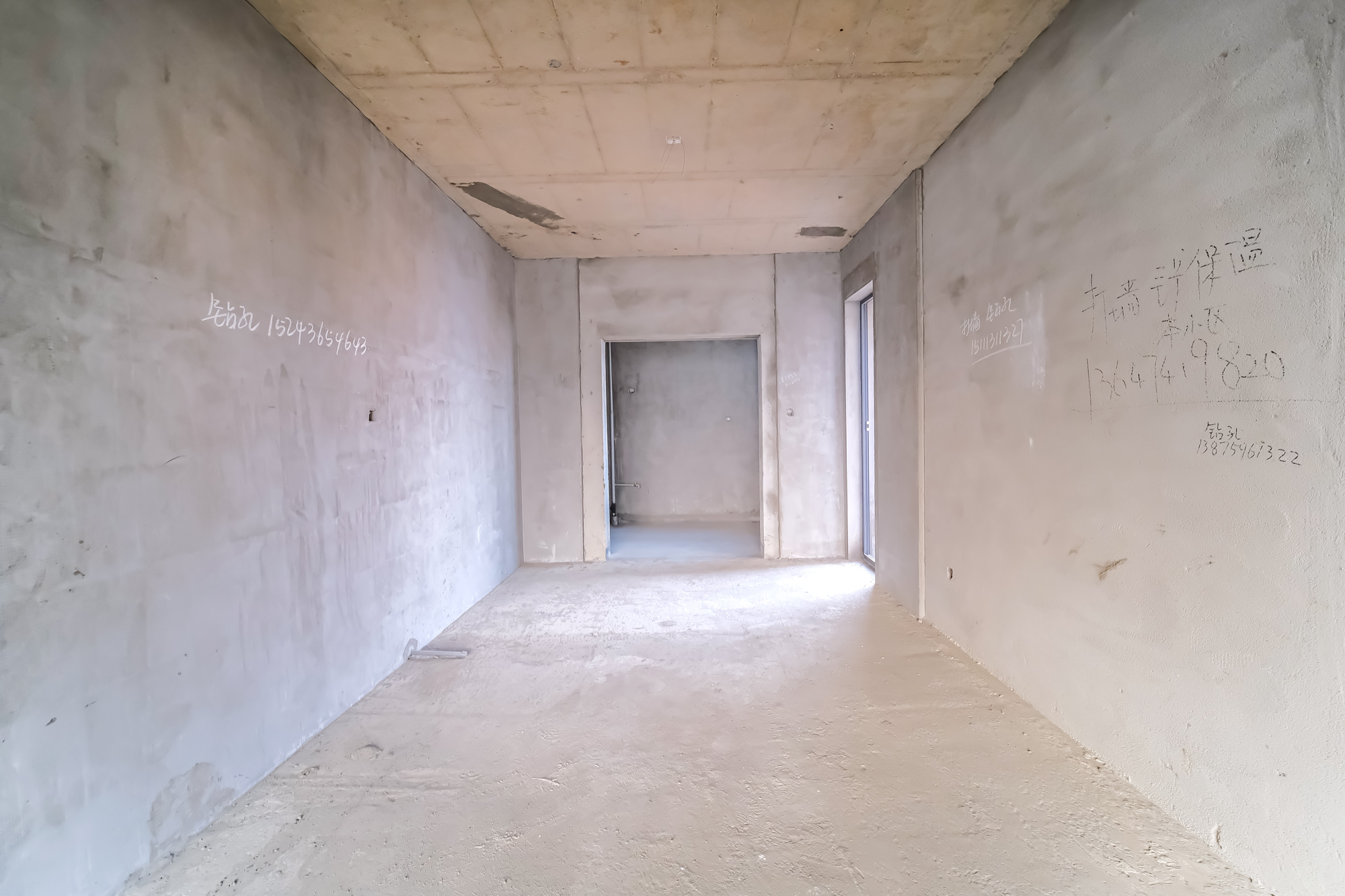 永宏万家里  5室2厅2卫    324.0万 永宏万家里  5室2厅2卫    324.0万客厅