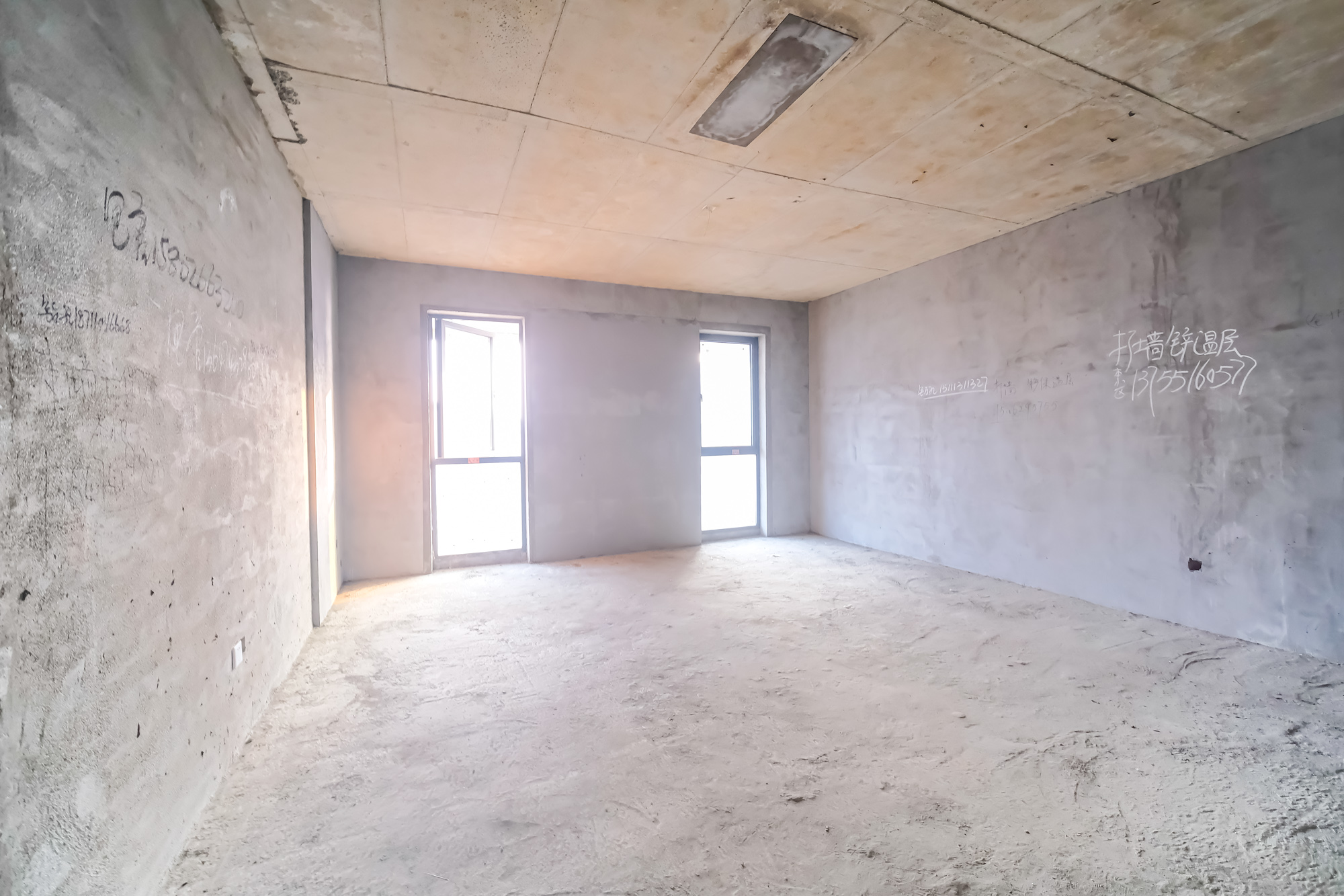 永宏万家里  5室2厅2卫    324.0万 永宏万家里  5室2厅2卫    324.0万卧室