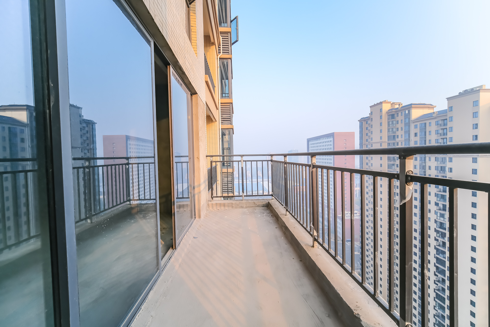 永宏万家里  5室2厅2卫    324.0万 永宏万家里  5室2厅2卫    324.0万阳台