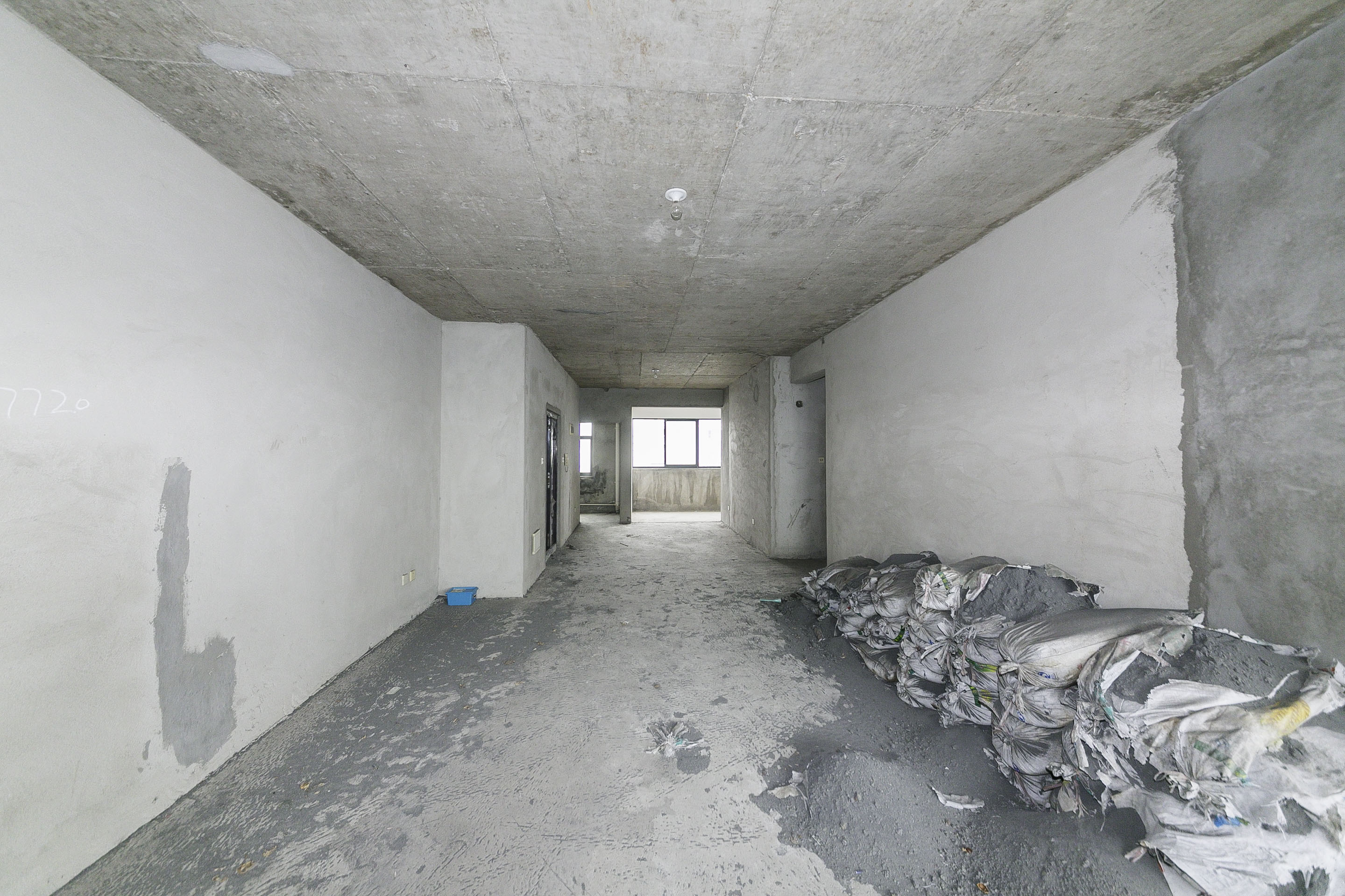 迎新佳苑  4室2厅2卫   140.00万 迎新佳苑  4室2厅2卫   140.00万客厅