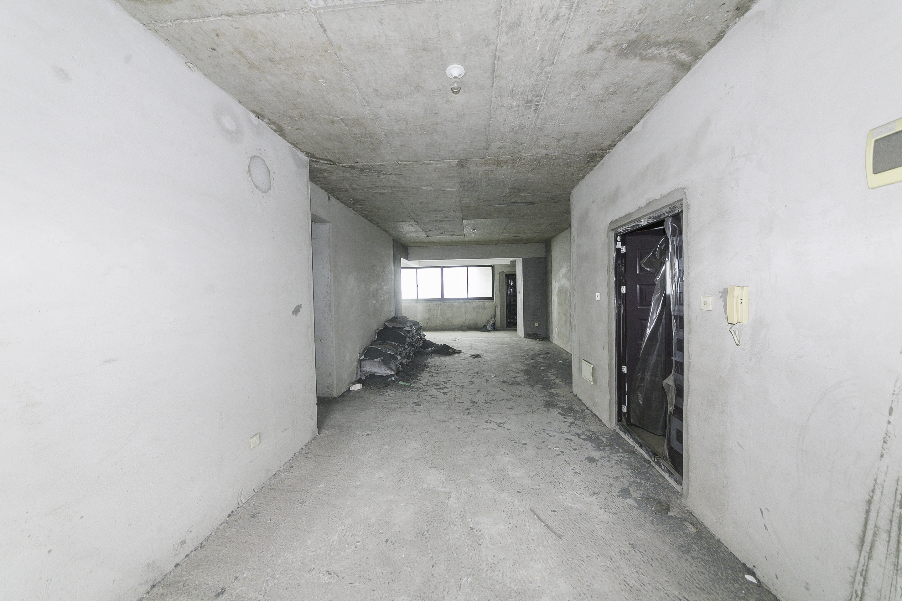 迎新佳苑  4室2厅2卫   140.00万 迎新佳苑  4室2厅2卫   140.00万客厅