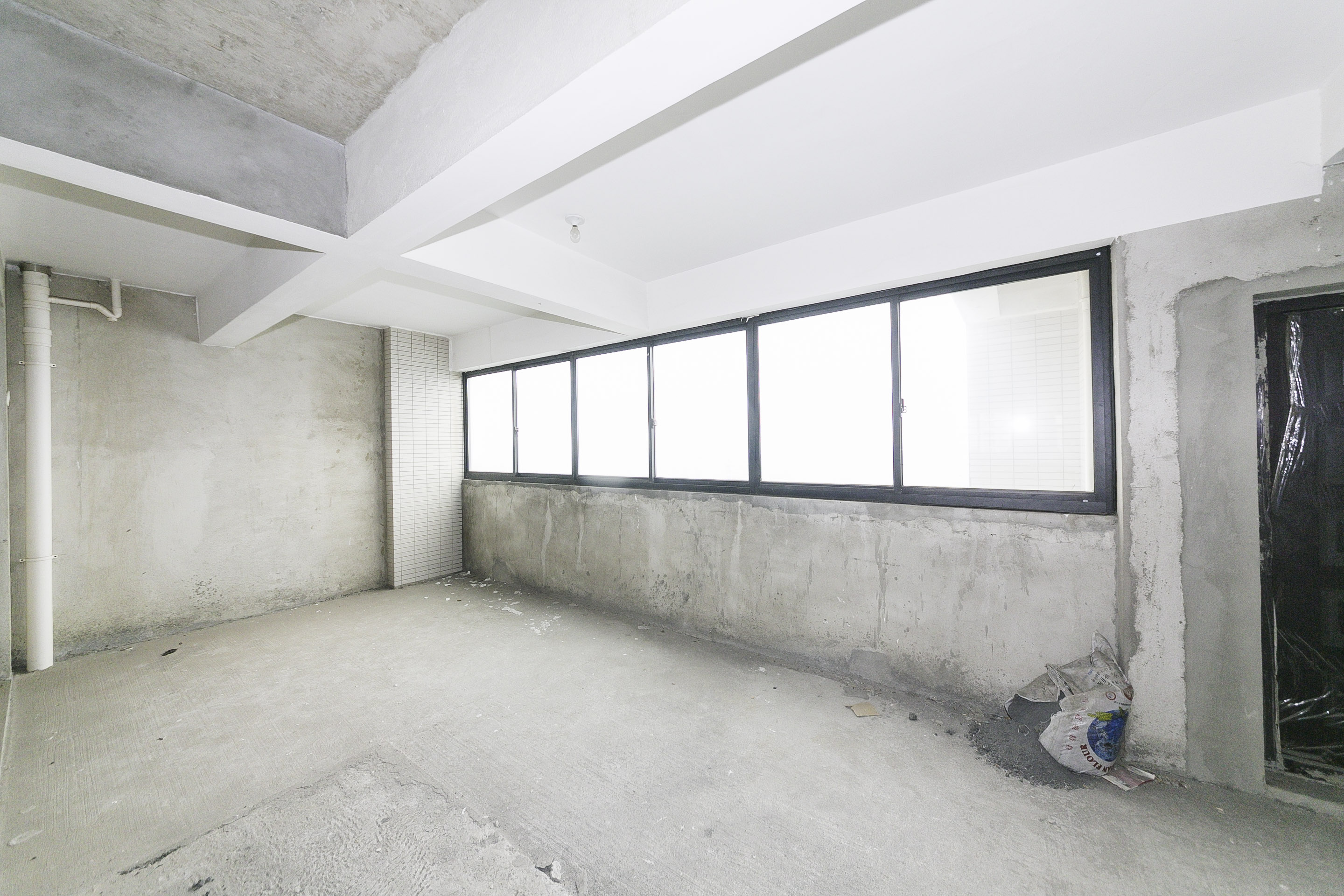 迎新佳苑  4室2厅2卫   140.00万 迎新佳苑  4室2厅2卫   140.00万阳台