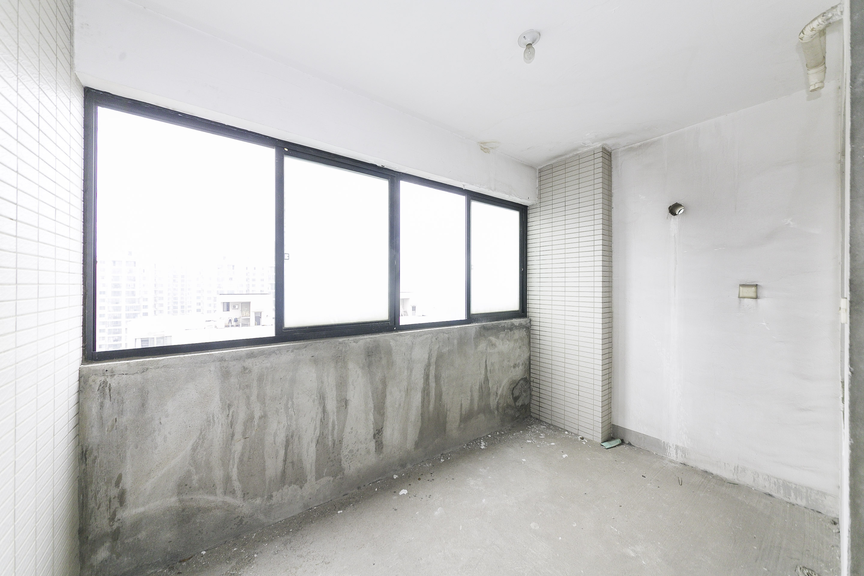 迎新佳苑  4室2厅2卫   140.00万 迎新佳苑  4室2厅2卫   140.00万阳台